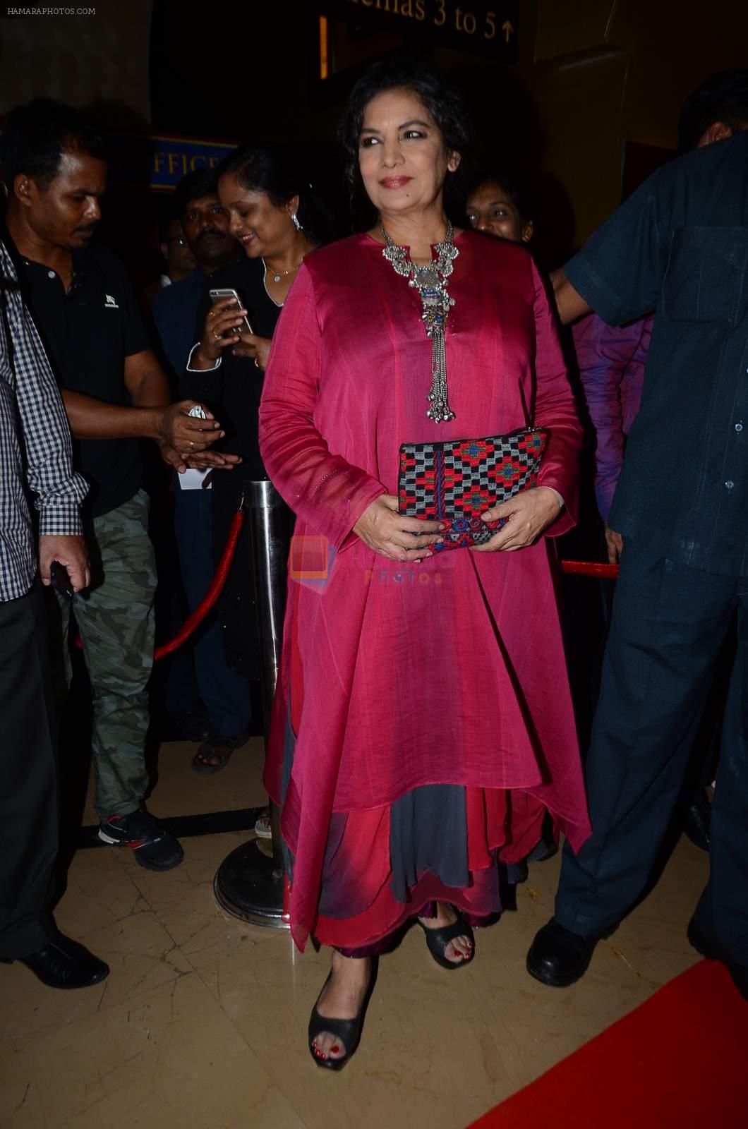 Shabana Azmi at Jazbaa premiere on 8th Oct 2015