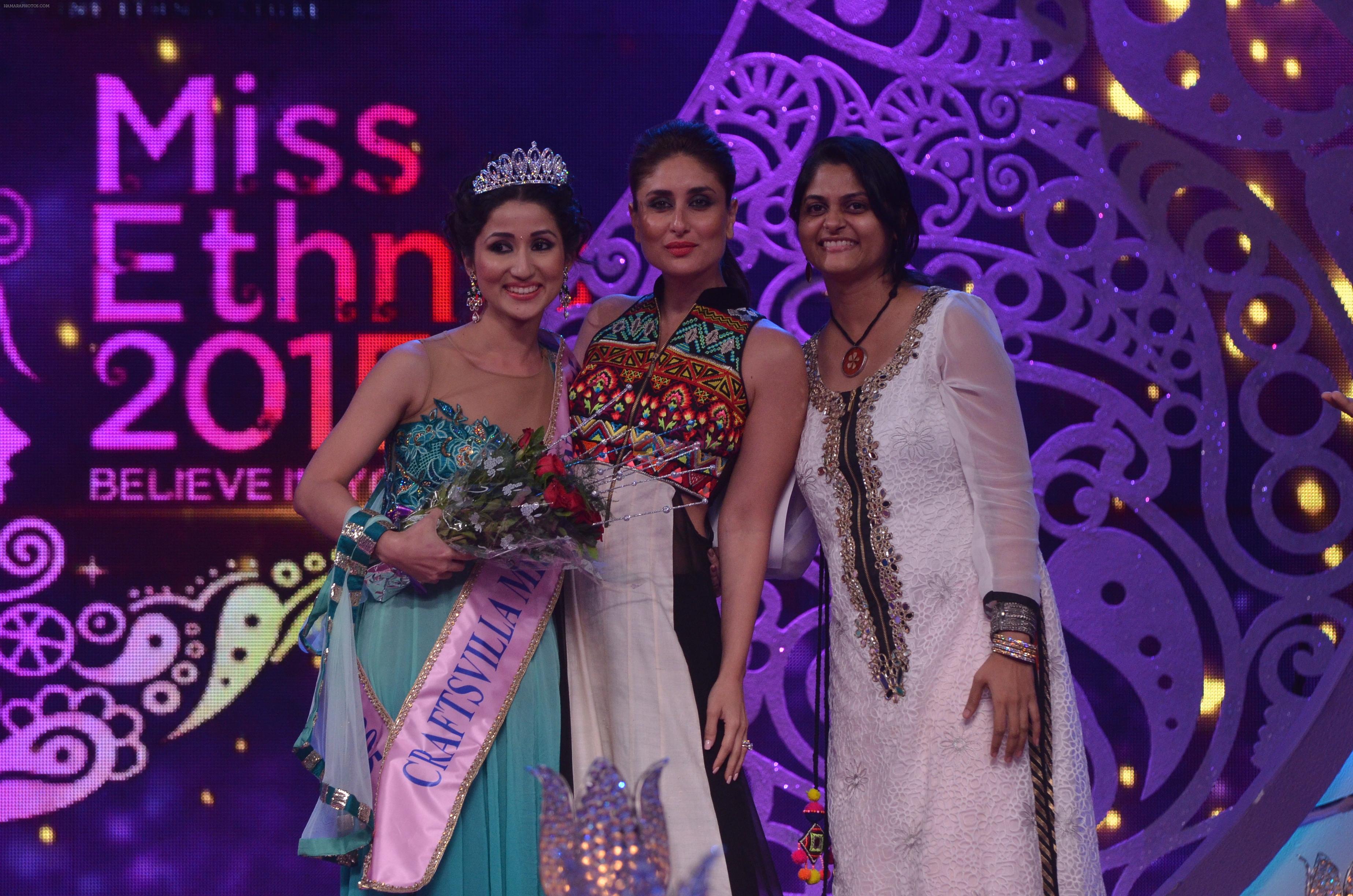 Kareena with Miss Ethnic winner Monisha Doley at Craftsvilla Miss Ethnic Show on 9th Oct 2015