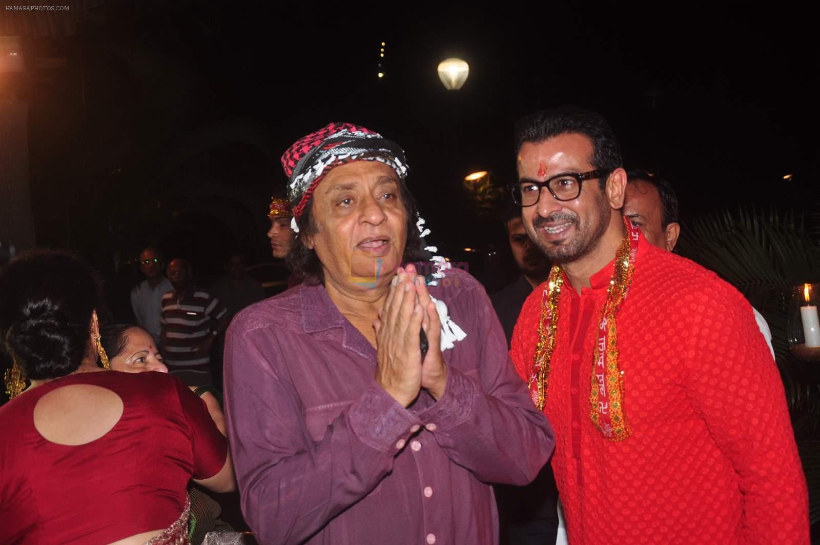 Ranjeet at Ronit Roy's bday and mata ki chowki on 10th Oct 2015
