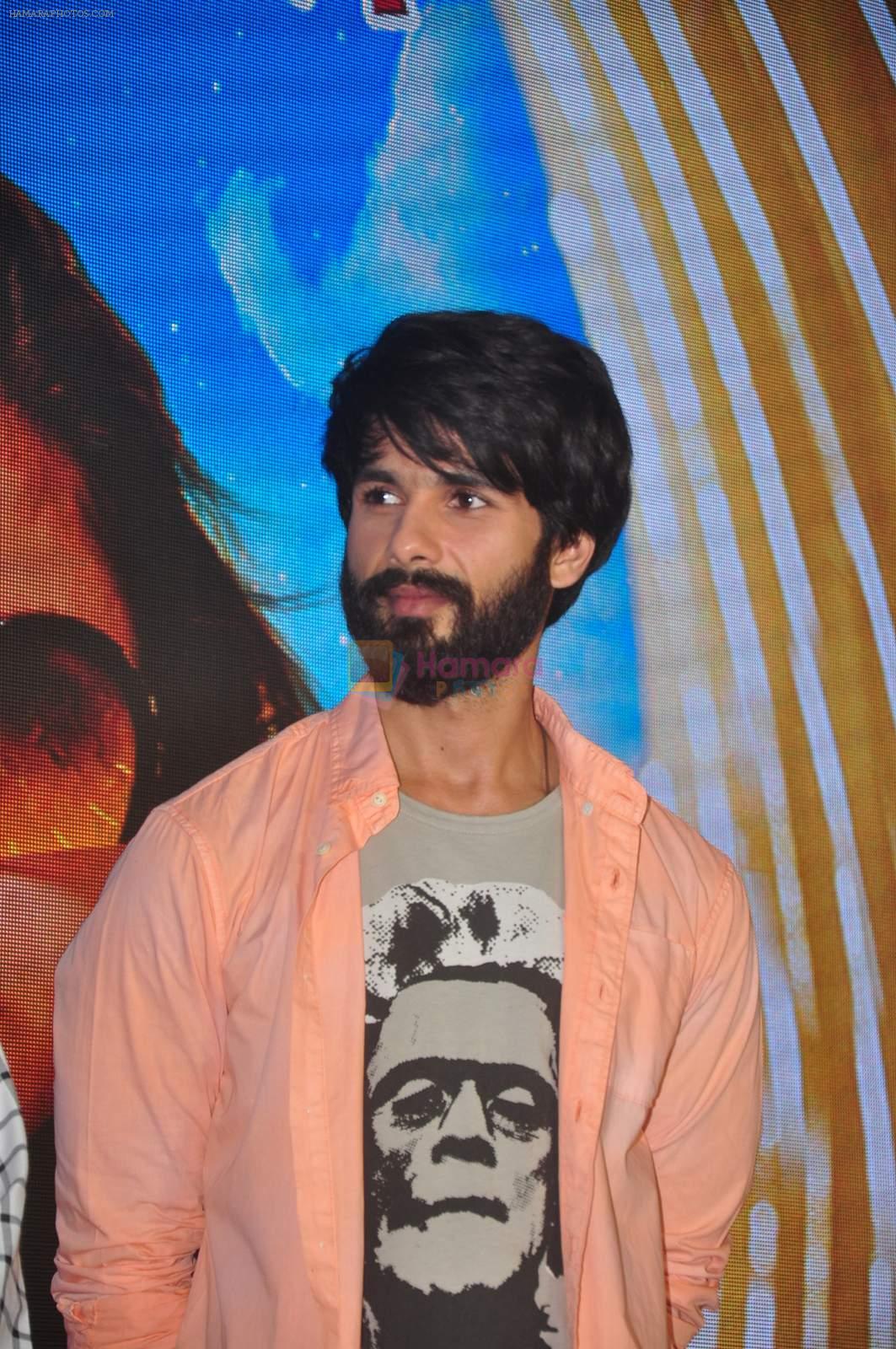 Shahid Kapoor snapped promoting Shaandaar in Enigma on 13th Oct 2015