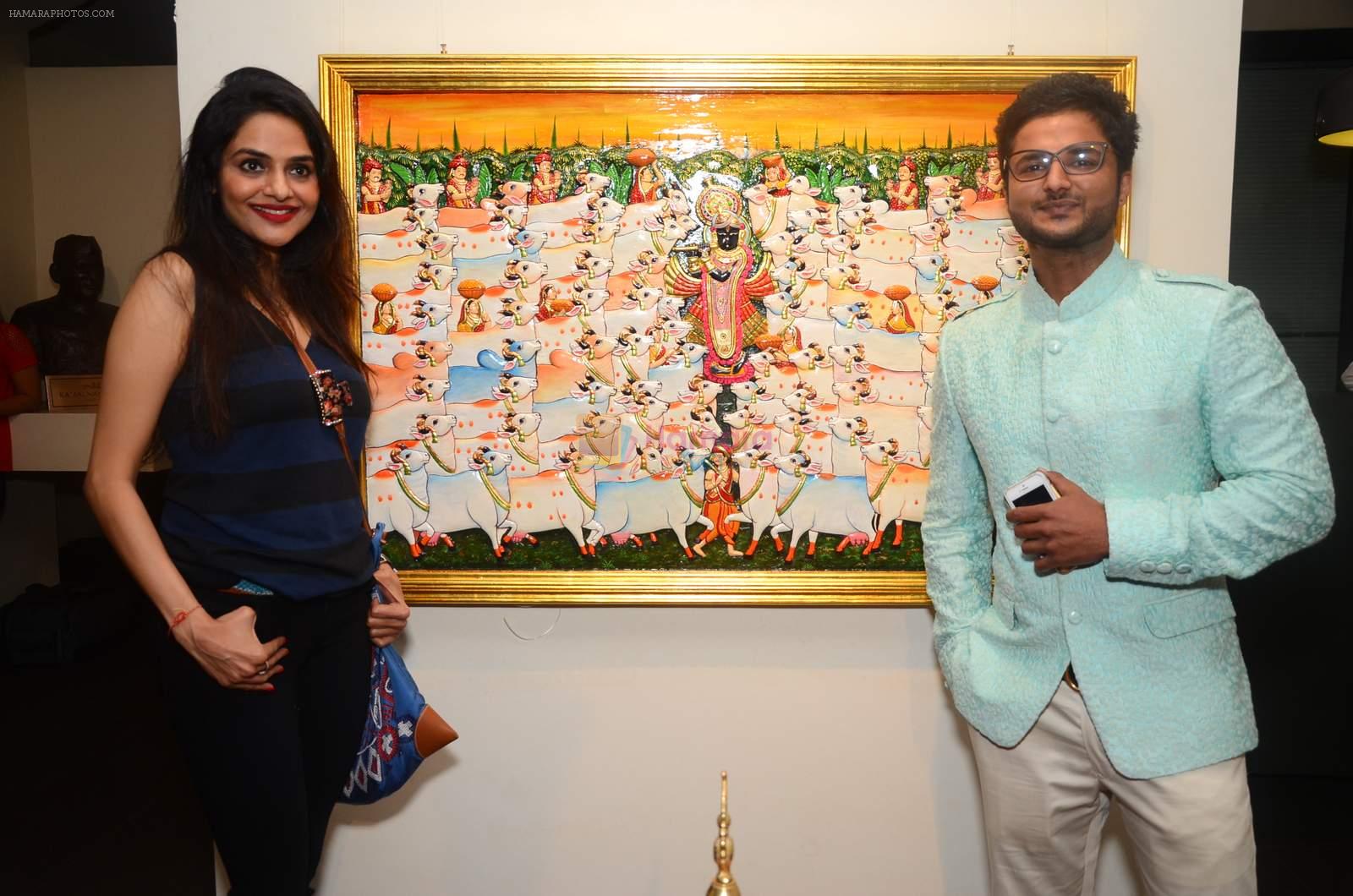 Madhoo Shah at Suvigya Sharma's art exhibition in Nariman Point on 18th Oct 2015