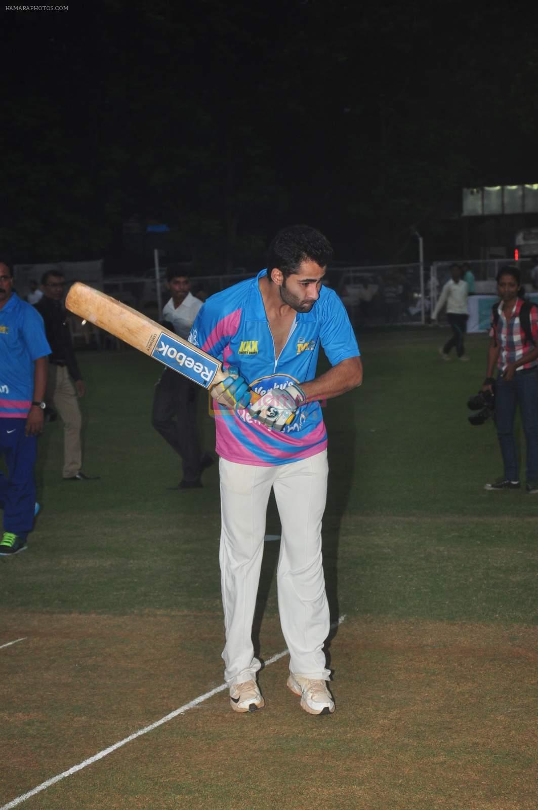 at Sunil Shetty's Mumbai Heroes at Pitch Blue corporate match on 20th Oct 2015