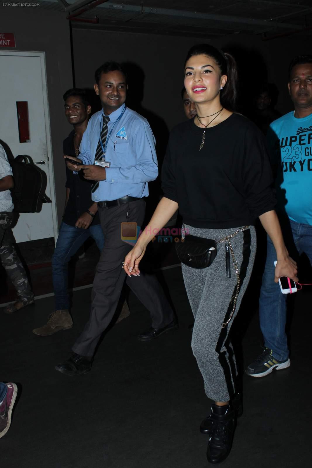 Jacqueline Fernandez snapped at airport on 21st Oct 2015