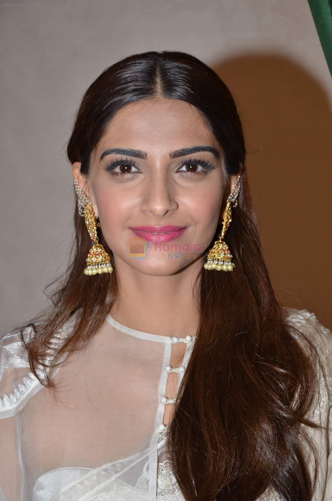 Sonam Kapoor at Le Mill launch in Colaba on 24th Oct 2015