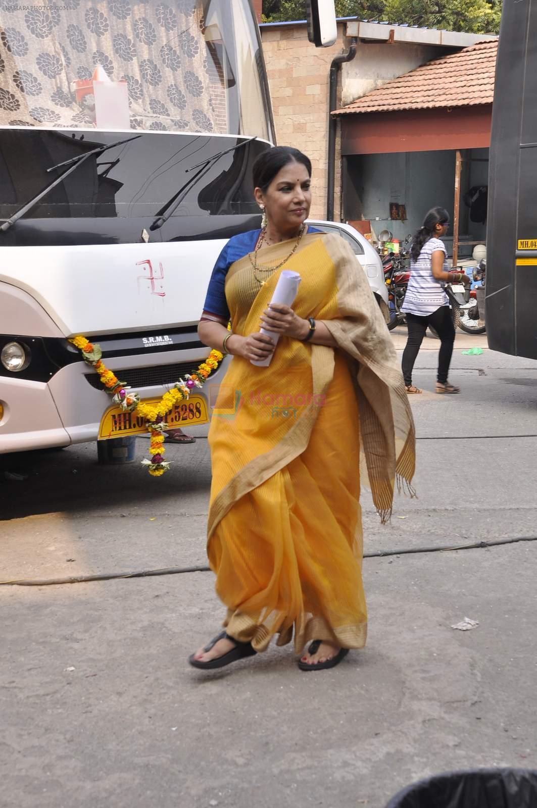 Shabana Azmi on location of Chalk and Duster film on 23rd Oct 2015