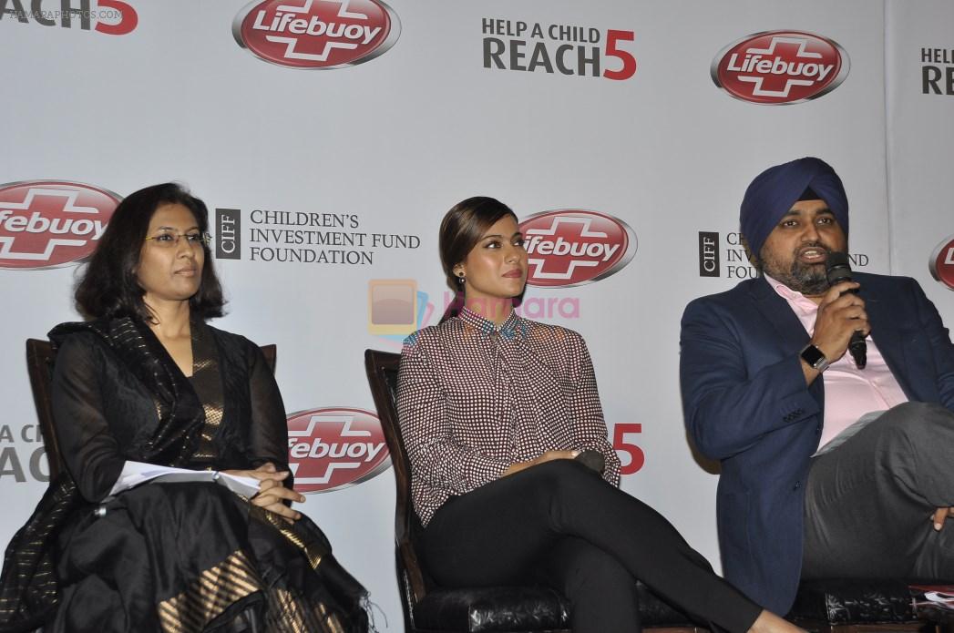 Kajol at Lifebuoy promotional event in Mumbai on 29th Oct 2015