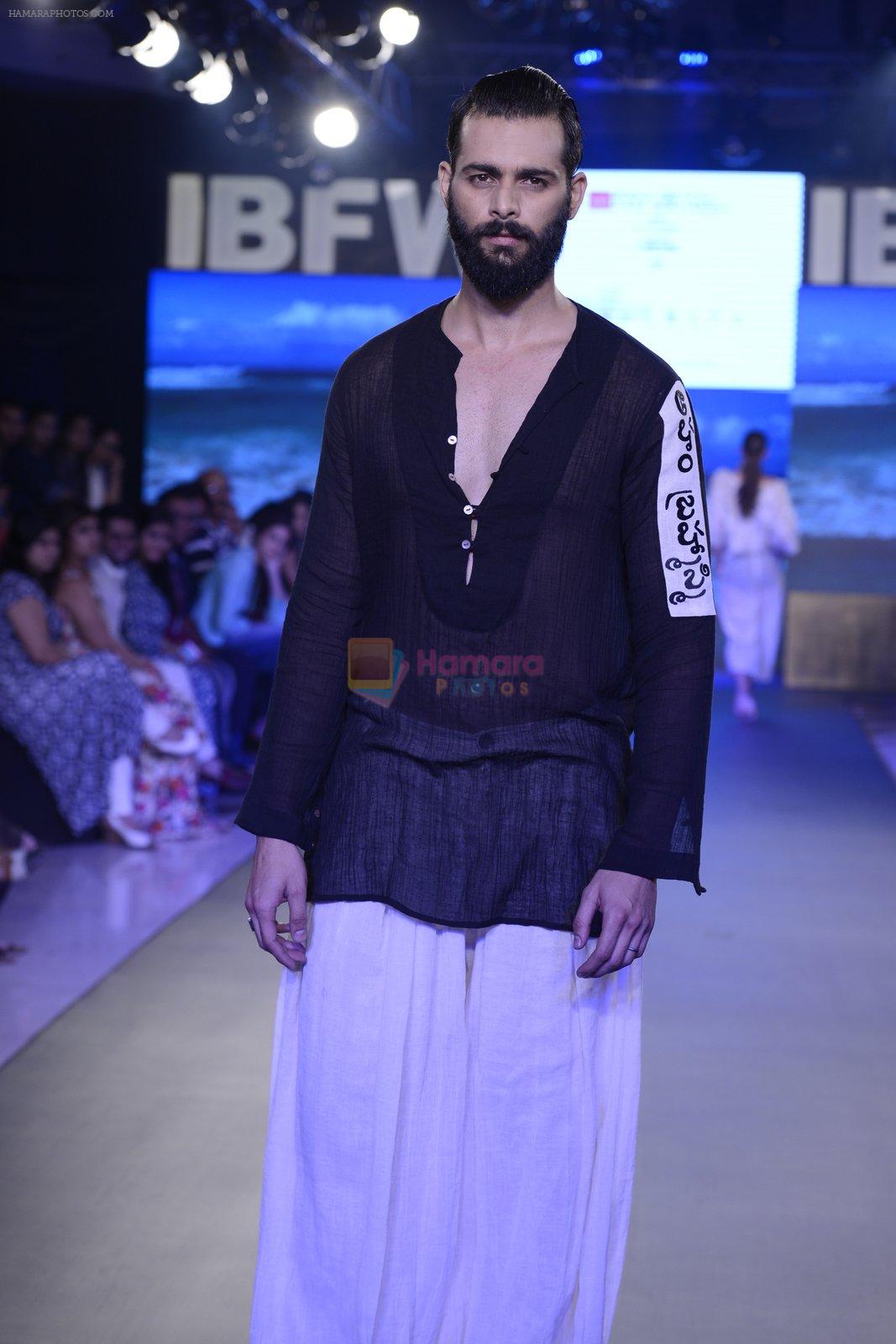 Model walk the ramp for Asmita Marwah Show at Gionee india beach fashion week day 1 on 29th Oct 2015