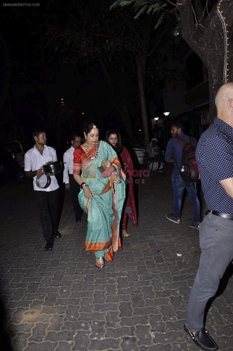 Kiran Kher at Karva chauth celebrations at Anil Kapoors residence on 30th Oct 2015