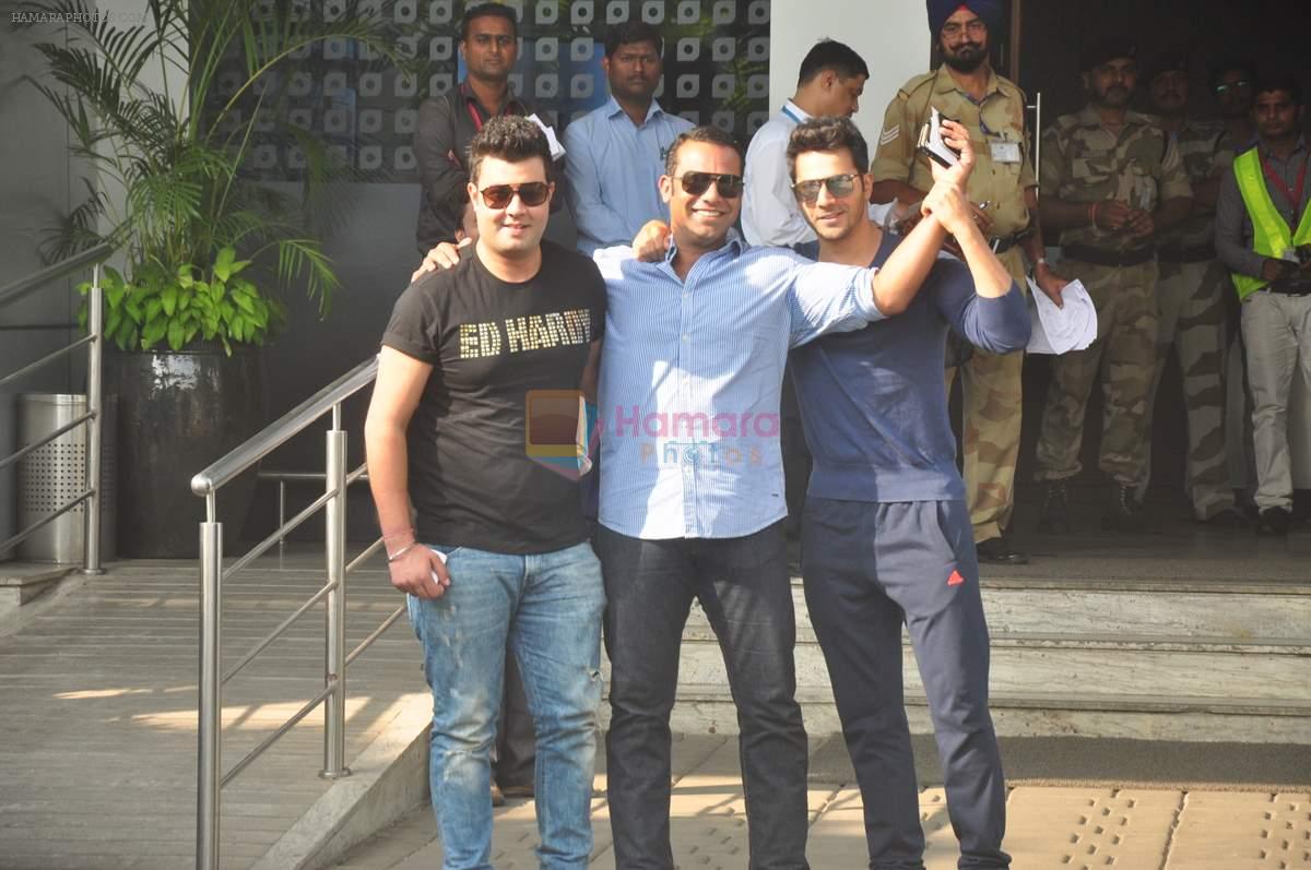 Varun Dhawan, Varun Sharma snapped at the airport on 30th Oct 2015