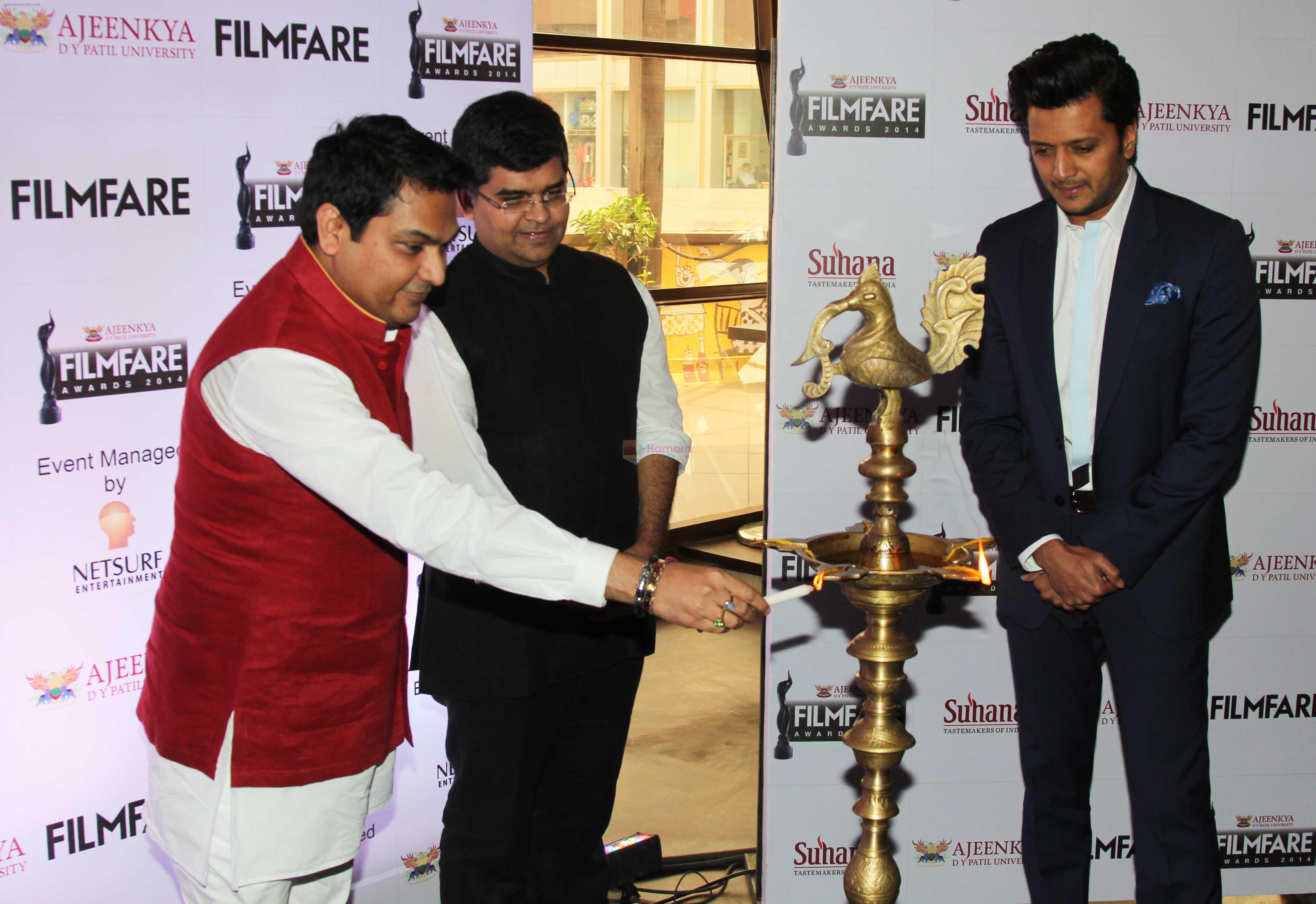 Dr. Ajeenkya DY Patil, Riteish Deshmukh & Jitesh Pillaai at the Launch PC of _Ajeenkya DY Patil University Filmfare Awards 2014_