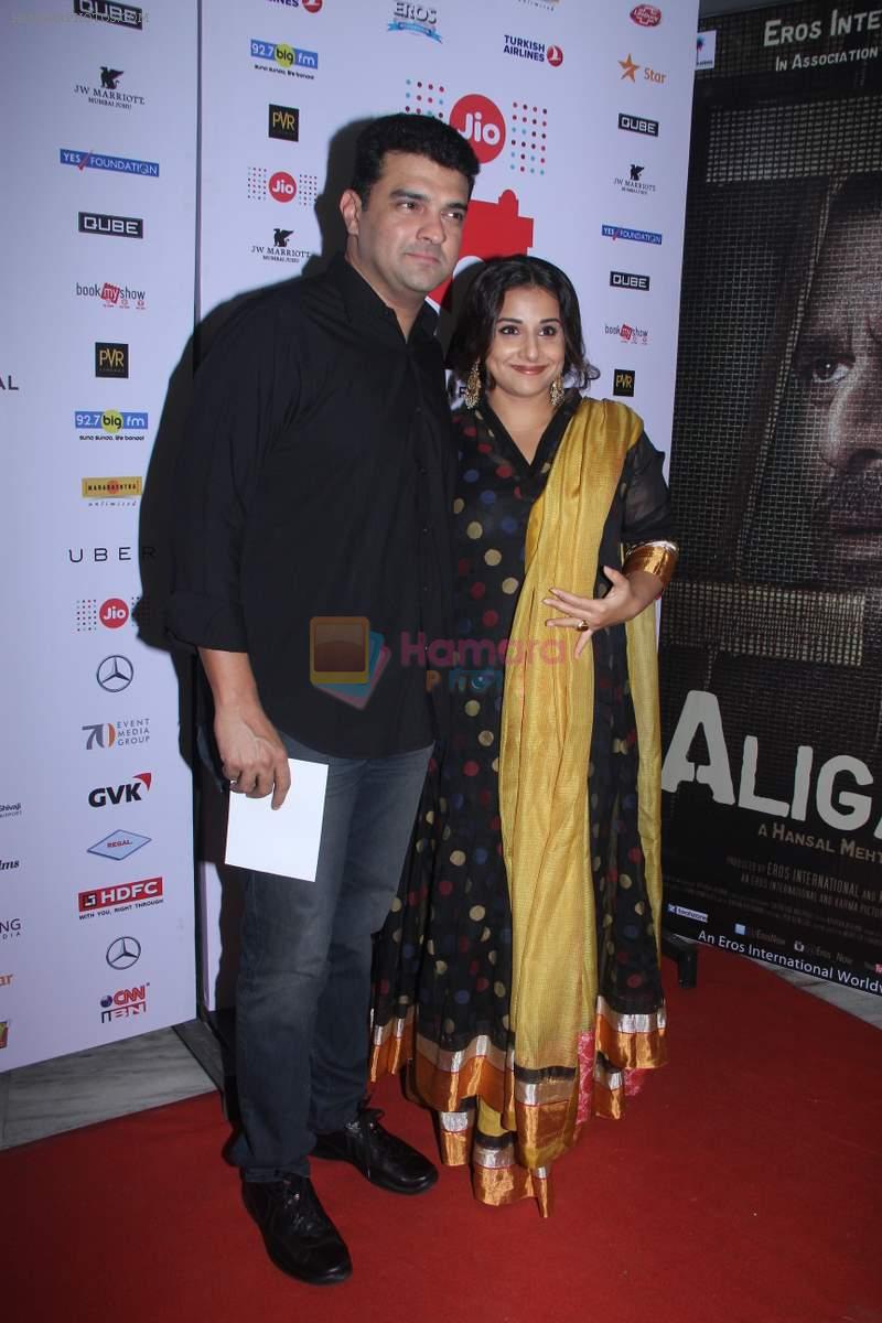 Vidya Balan, Siddharth Roy Kapur on day 2 of MAMI Film Festival on 30th Oct 2015