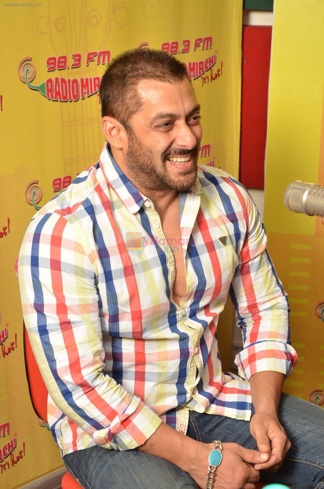 Salman Khan promote Prem Ratan Dhan Payo at radio mirchi on 2nd Nov 2015
