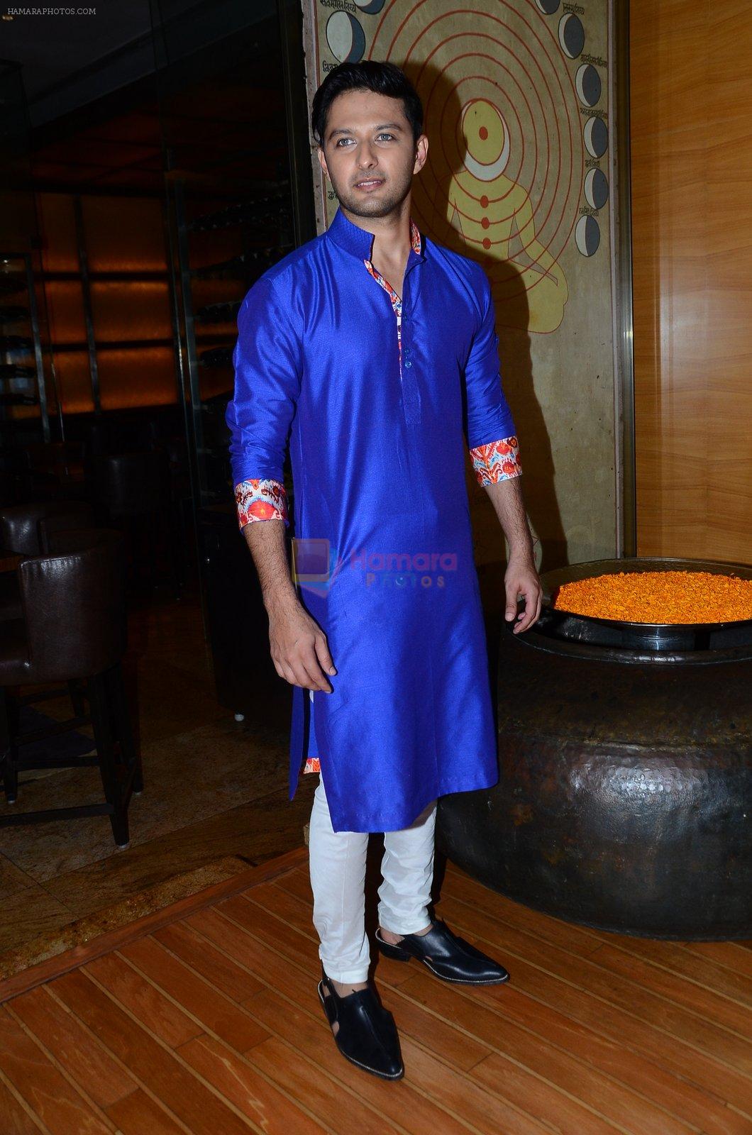 vatsal Seth at smile foundation cooking event on 7th Nov 2015