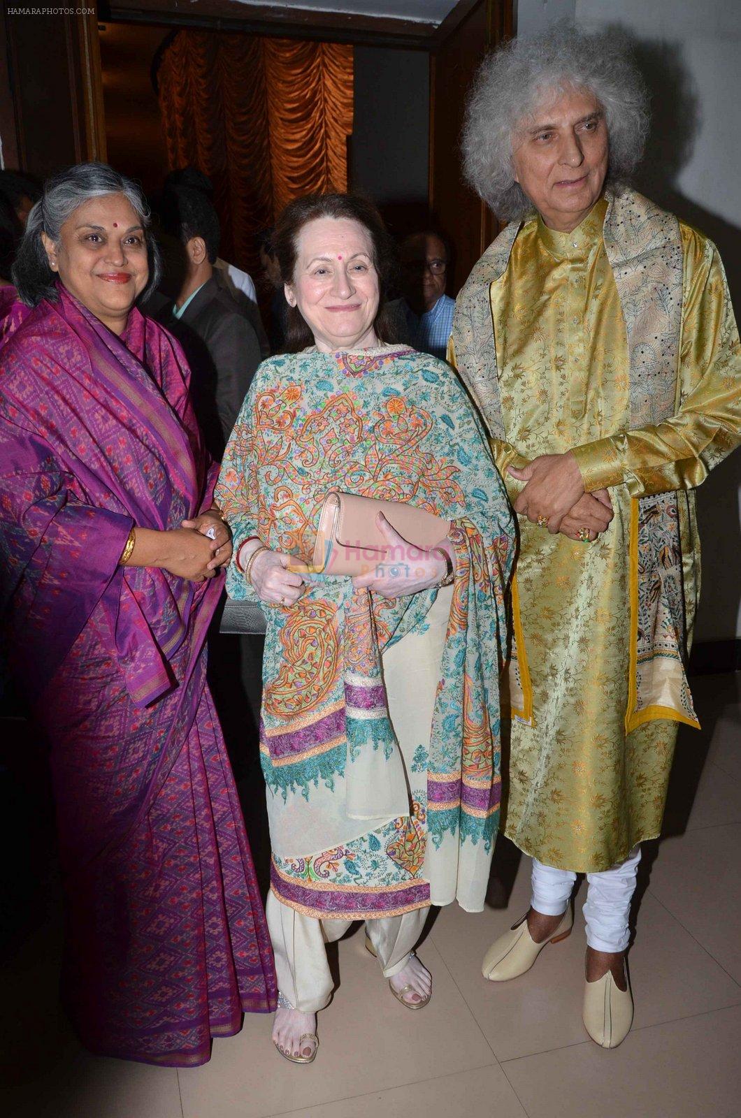 Neerja Birla snapped at Nehru Centre on 7th Nov 2015