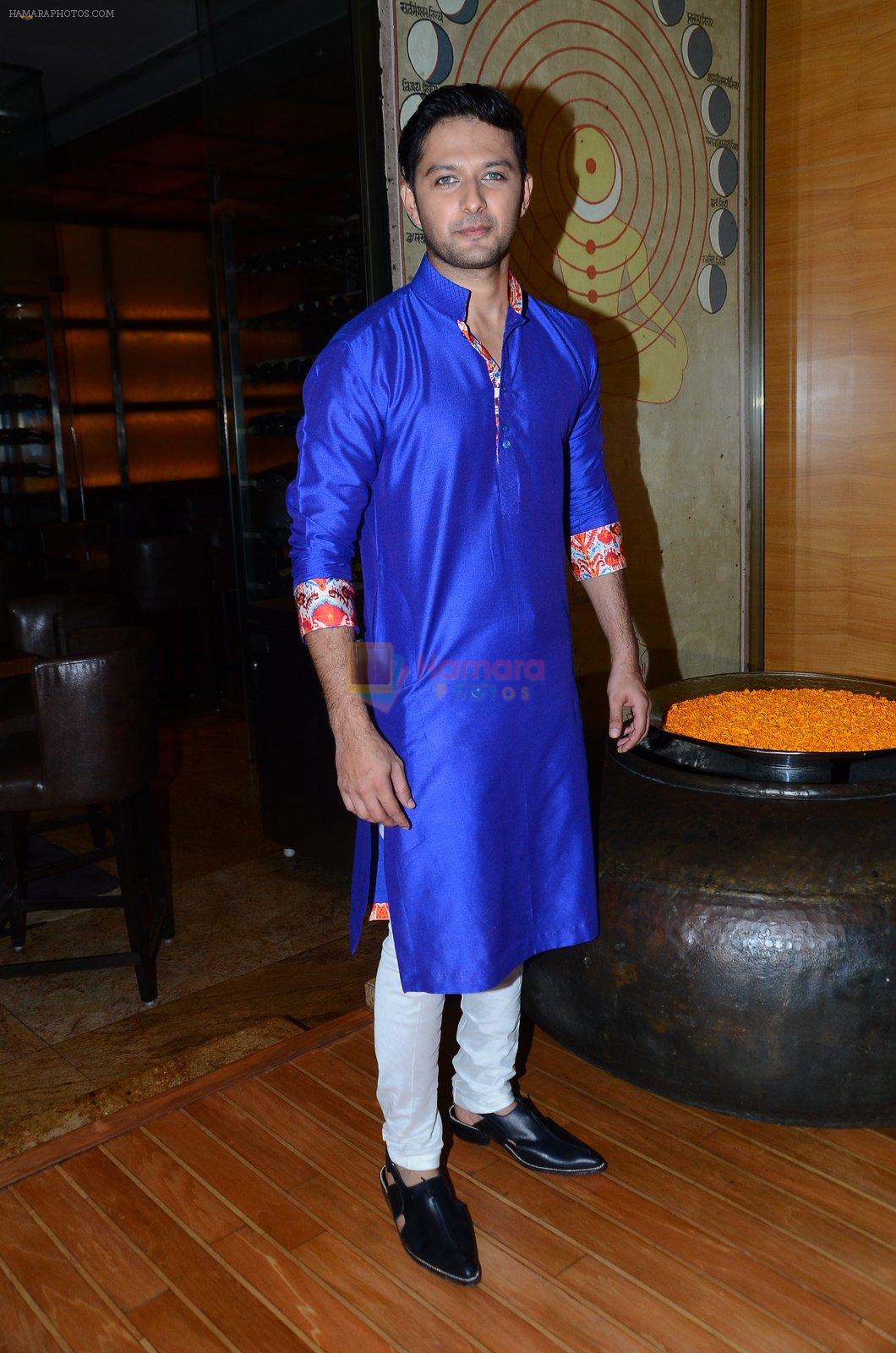 vatsal Seth at smile foundation cooking event on 7th Nov 2015