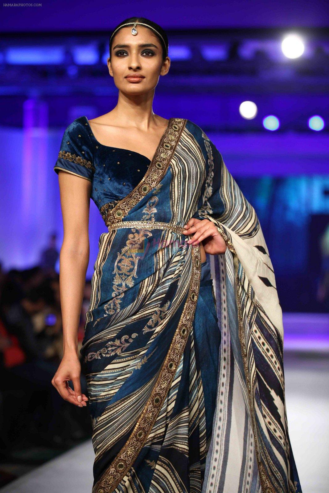 Model walks for JJ Valaya in Kolkata for Blenders show on 8th Nov 2015