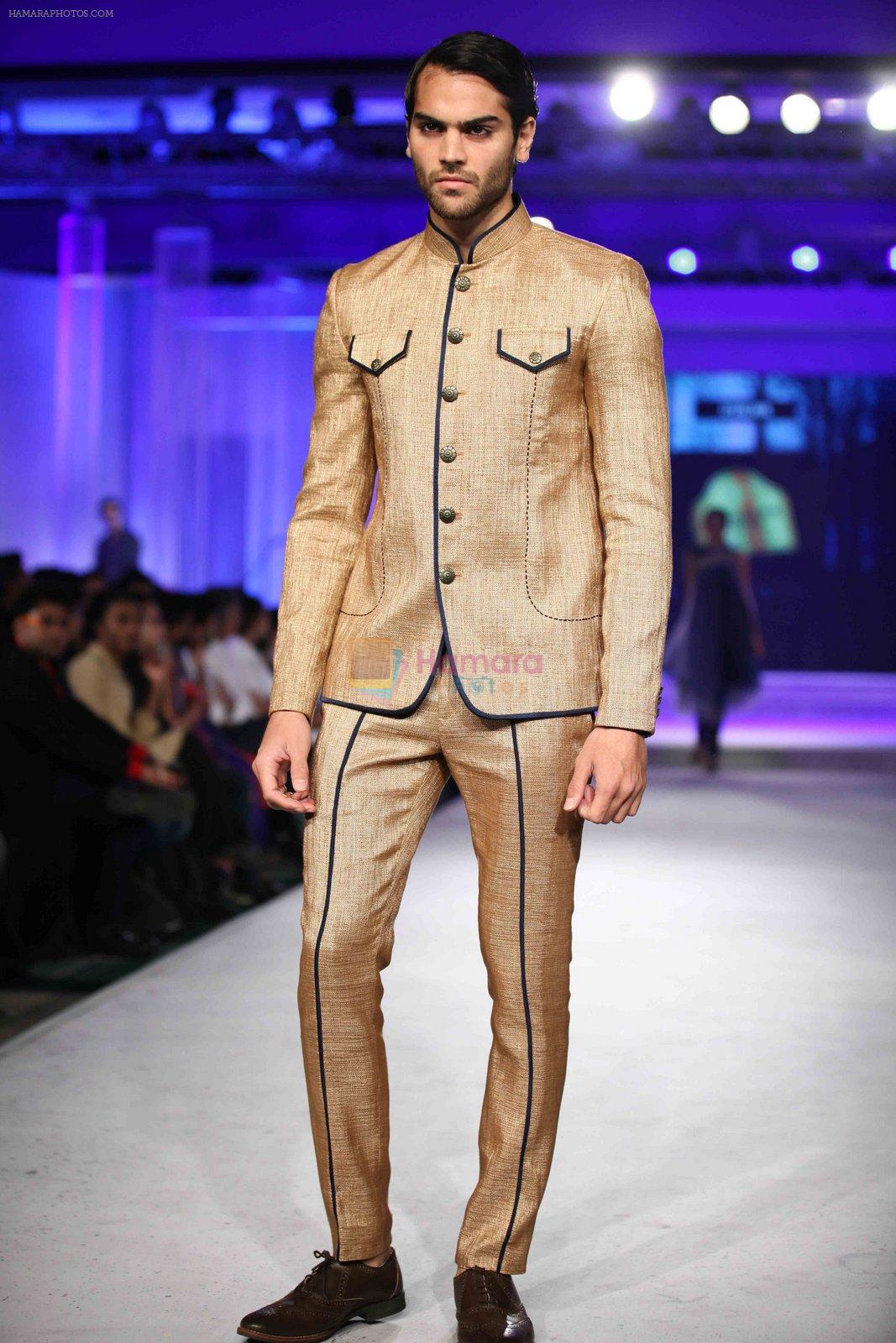 Model walks for JJ Valaya in Kolkata for Blenders show on 8th Nov 2015