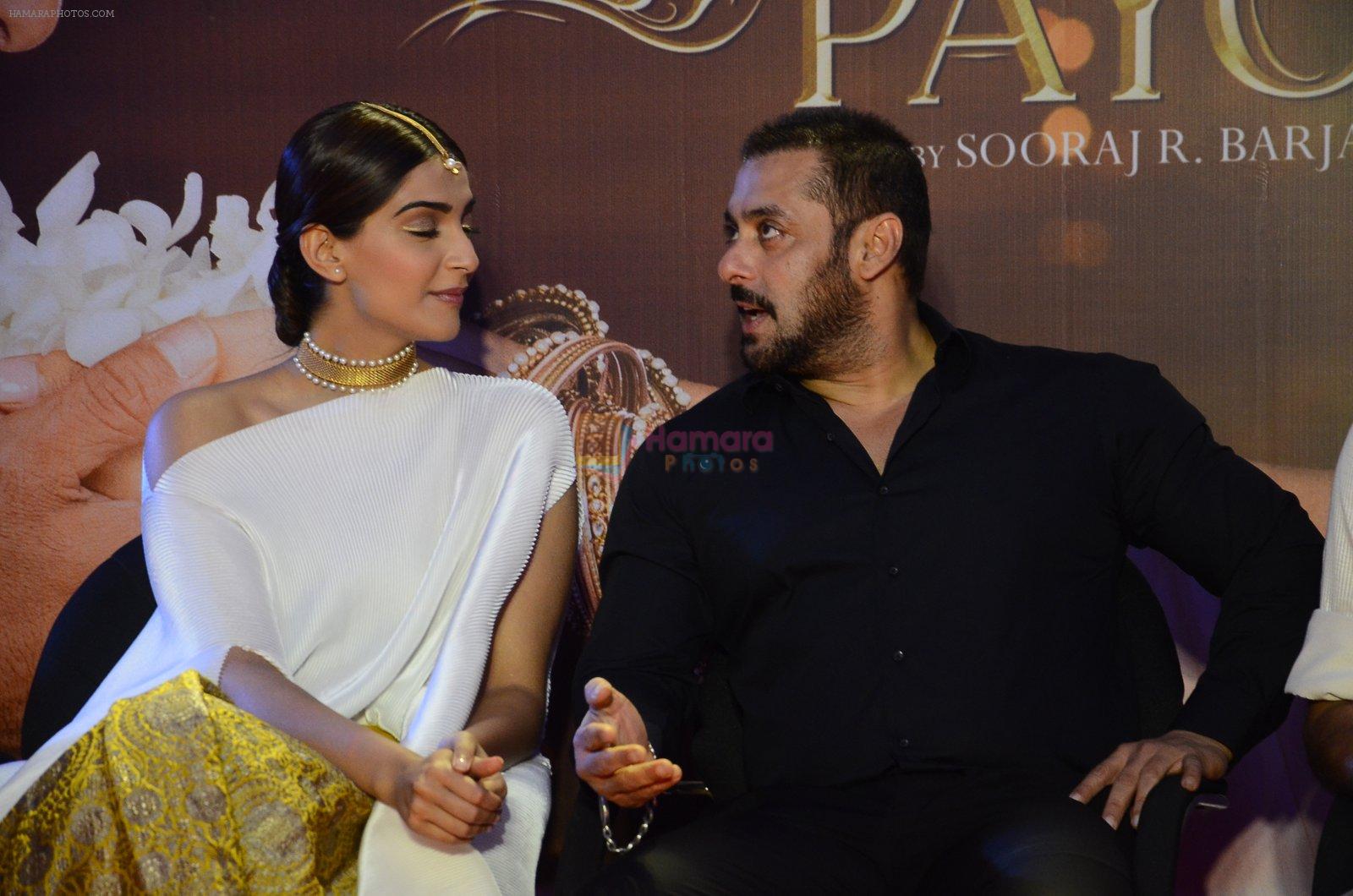 Sonam Kapoor, Salman Khan at Prem Ratan Dhan Payo press Meet on 8th Nov 2015