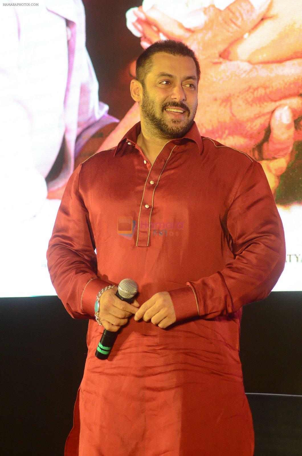 Salman Khan at Prem Ratan Dhan Payo press meet on 9th Nov 2015