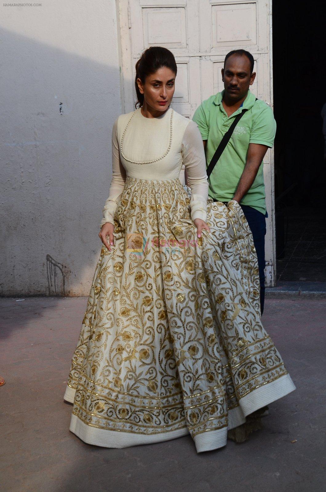 Kareena Kapoor snapped at Mehboob on 9th Nov 2015