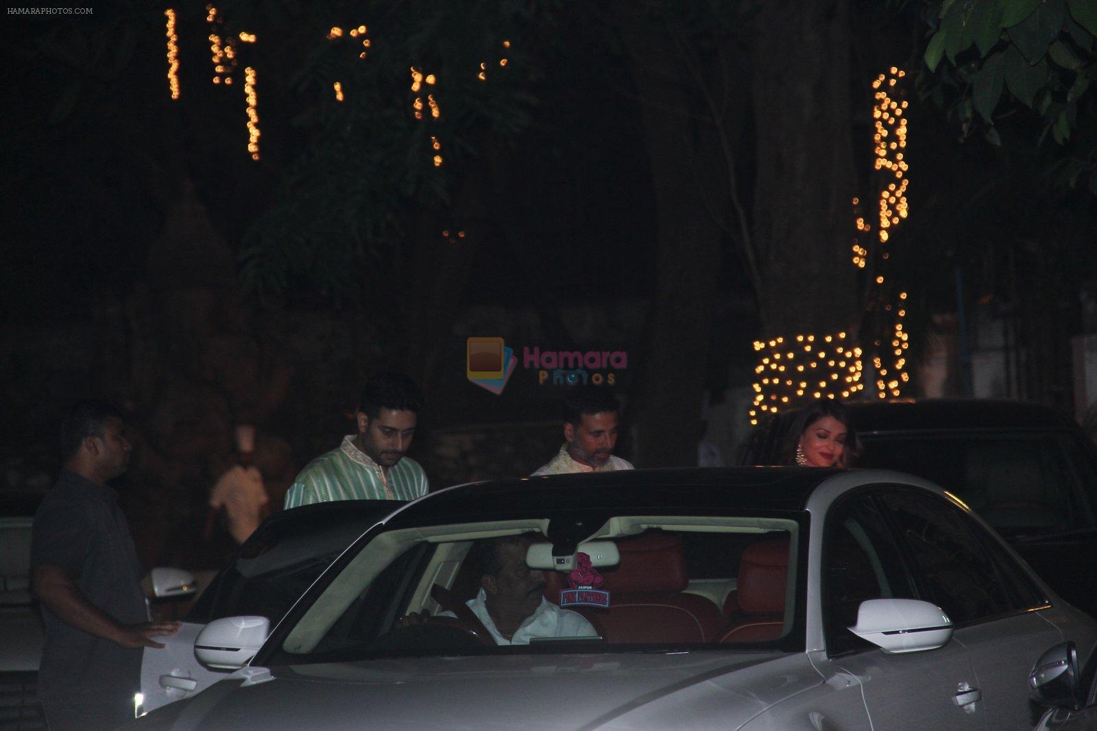 Abhishek Bachchan at Akshay Kumar's Diwali bash on 9th Nov 2015