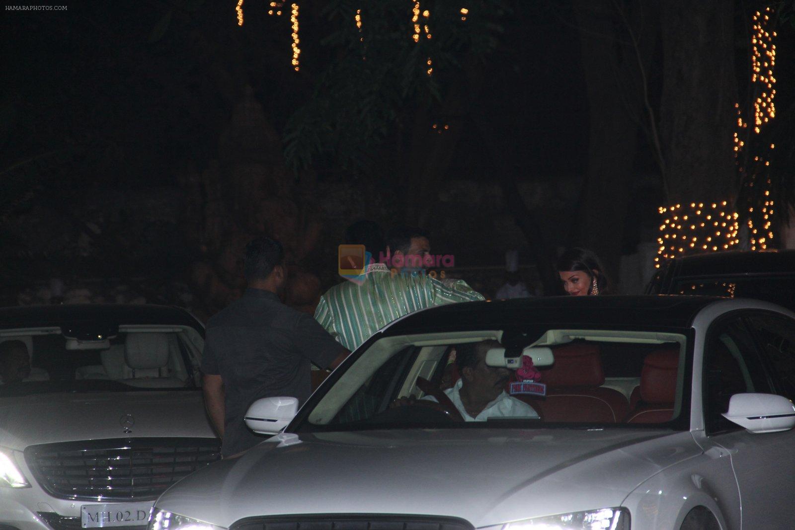 Abhishek Bachchan at Akshay Kumar's Diwali bash on 9th Nov 2015