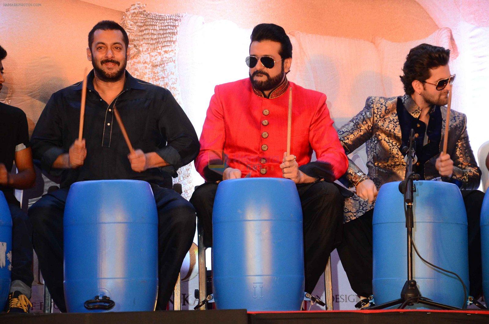 Neil Mukesh, Armaan Kohli, Salman Khan at prem ratan dhan payo dharavi Band on 11th Nov 2015