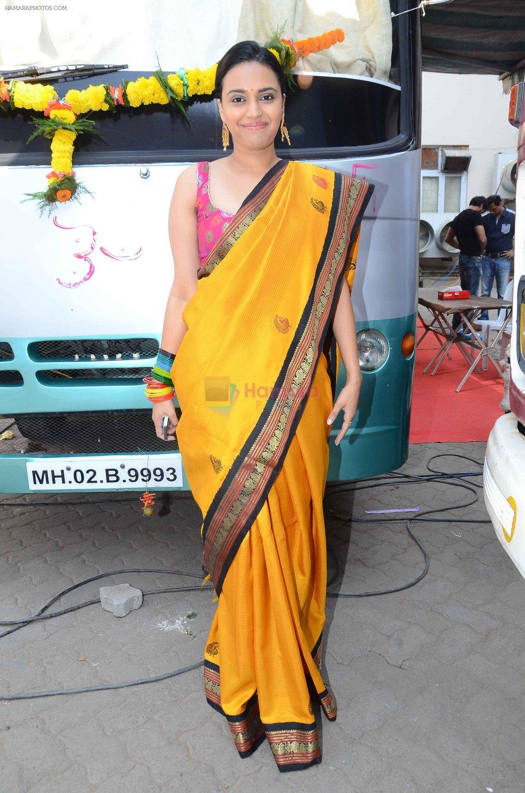 Swara Bhaskar at prem ratan dhan payo dharavi Band on 11th Nov 2015