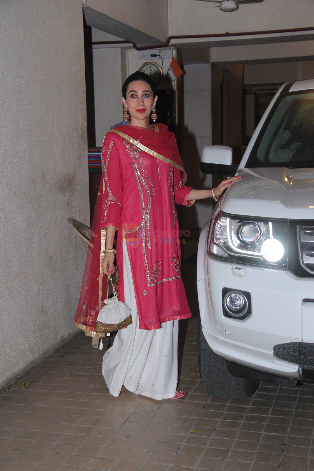 Karishma Kapoor at Saif Ali Khan's Diwali Bash on 11th Nov 2015