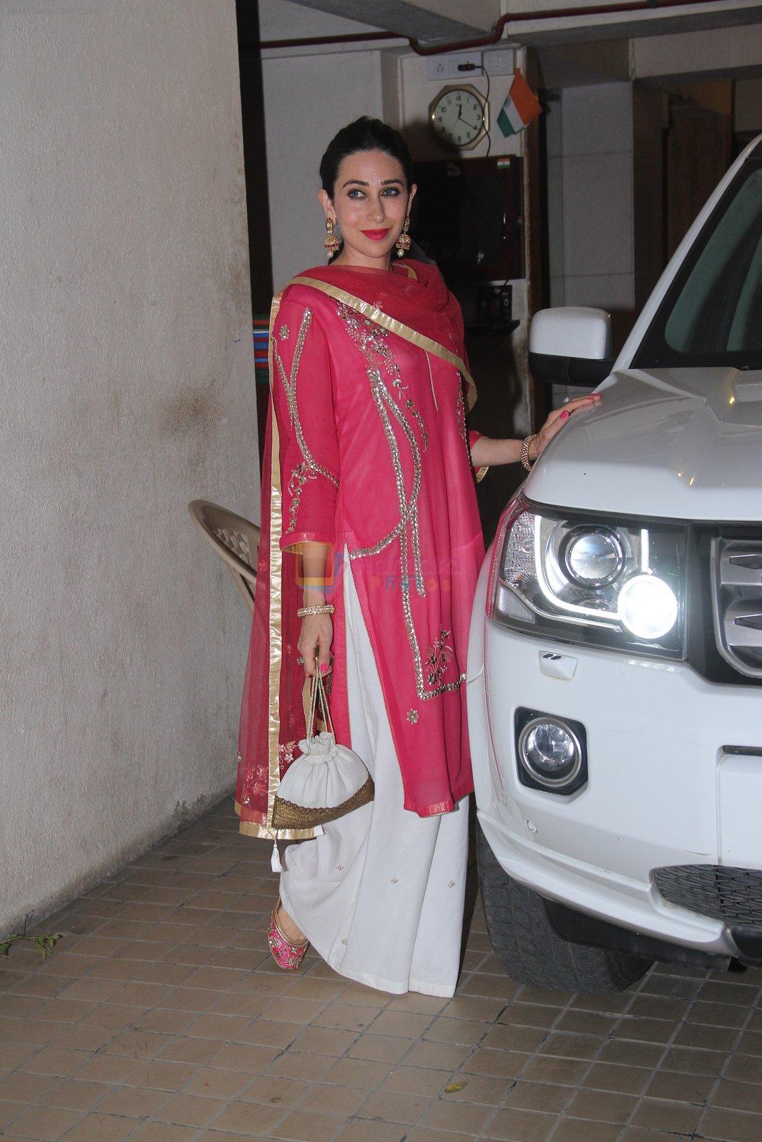 Karishma Kapoor at Saif Ali Khan's Diwali Bash on 11th Nov 2015
