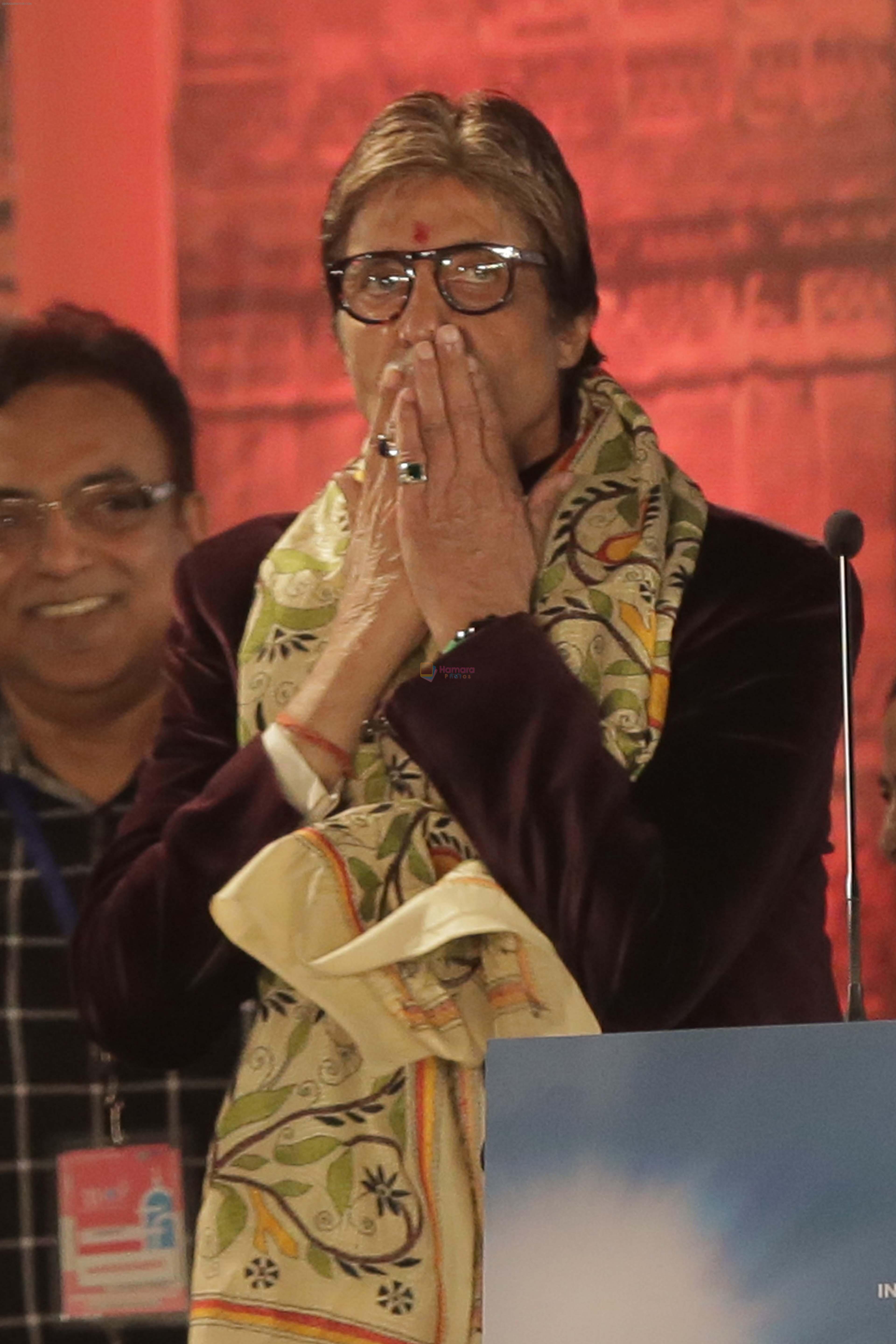 Amitabh Bachchan at 21st Kolkata International Film Fastival on 14th Nov 2015