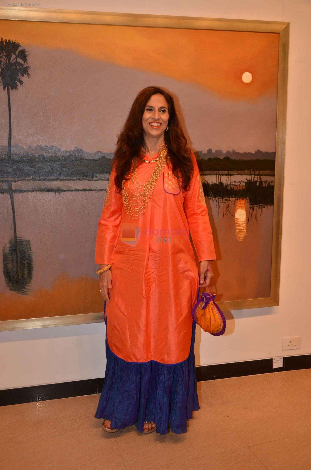 Shobhaa De at art exhibition launch with Bindu Kapoor of Yes Bank on 18th Nov 2015