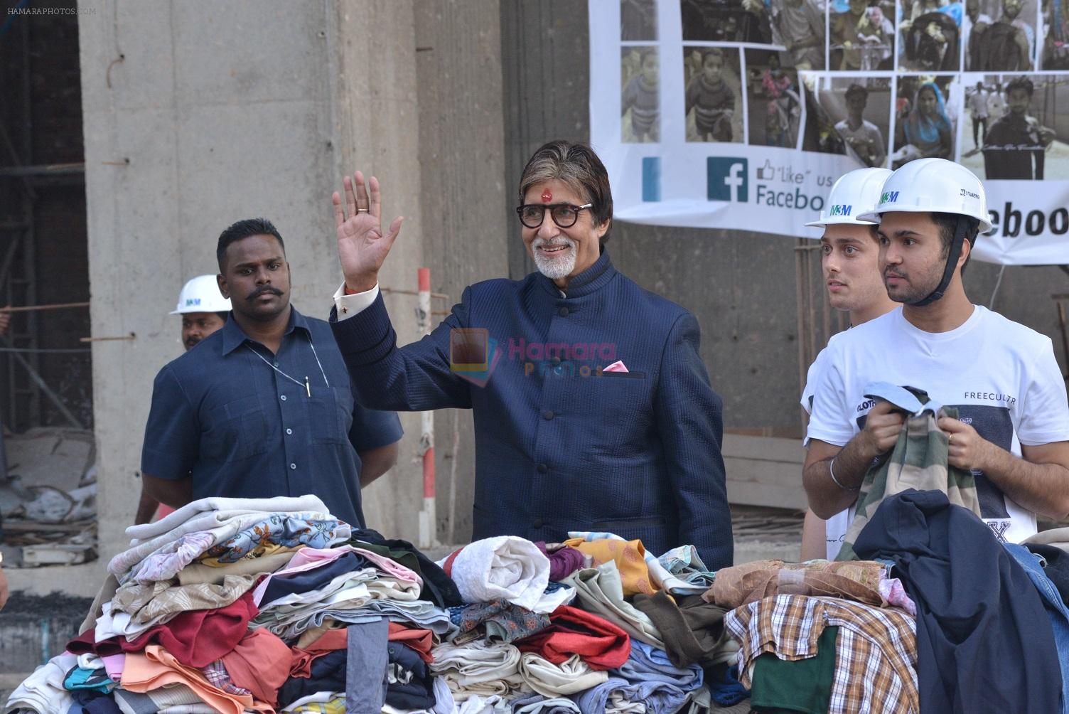 Amitabh Bachchan at Gurgaon construction site for Clothes Box Foundation donation