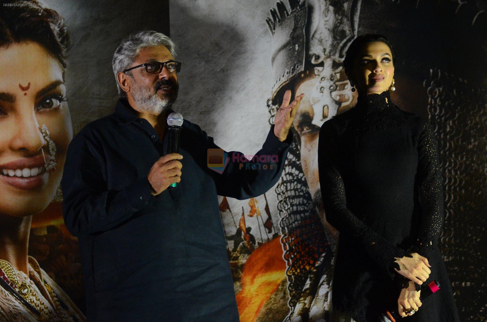 Deepika Padukone, Ranveer Singh at Bajirao Mastani trailor launch on 20th Nov 2015