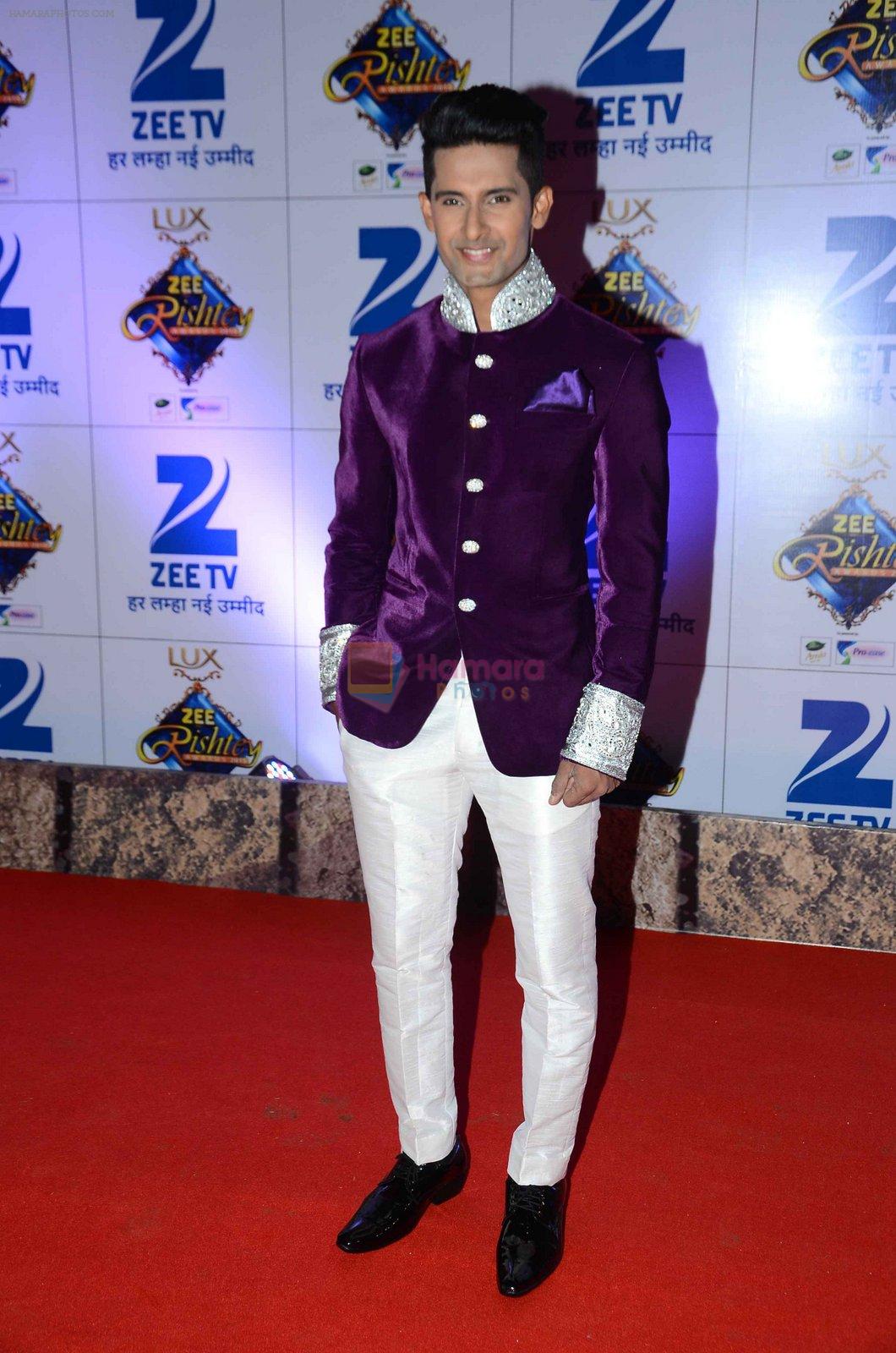 Ravi Dubey at Zee Rishtey Awards in Mumbai on 21st Nov 2015