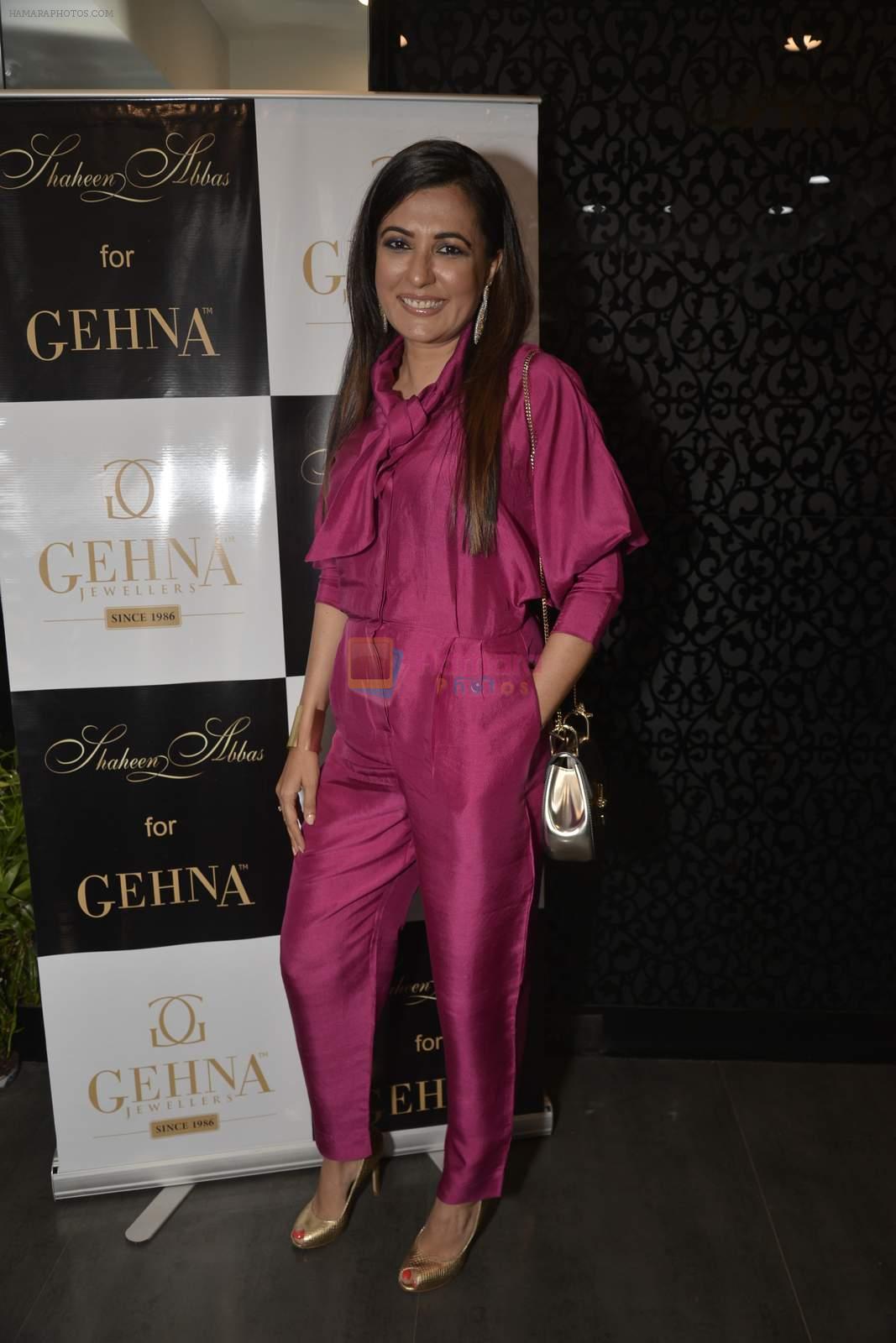 Mini Mathur at Shaheen Abbas collection launch in Gehna Store on 24th Nov 2015