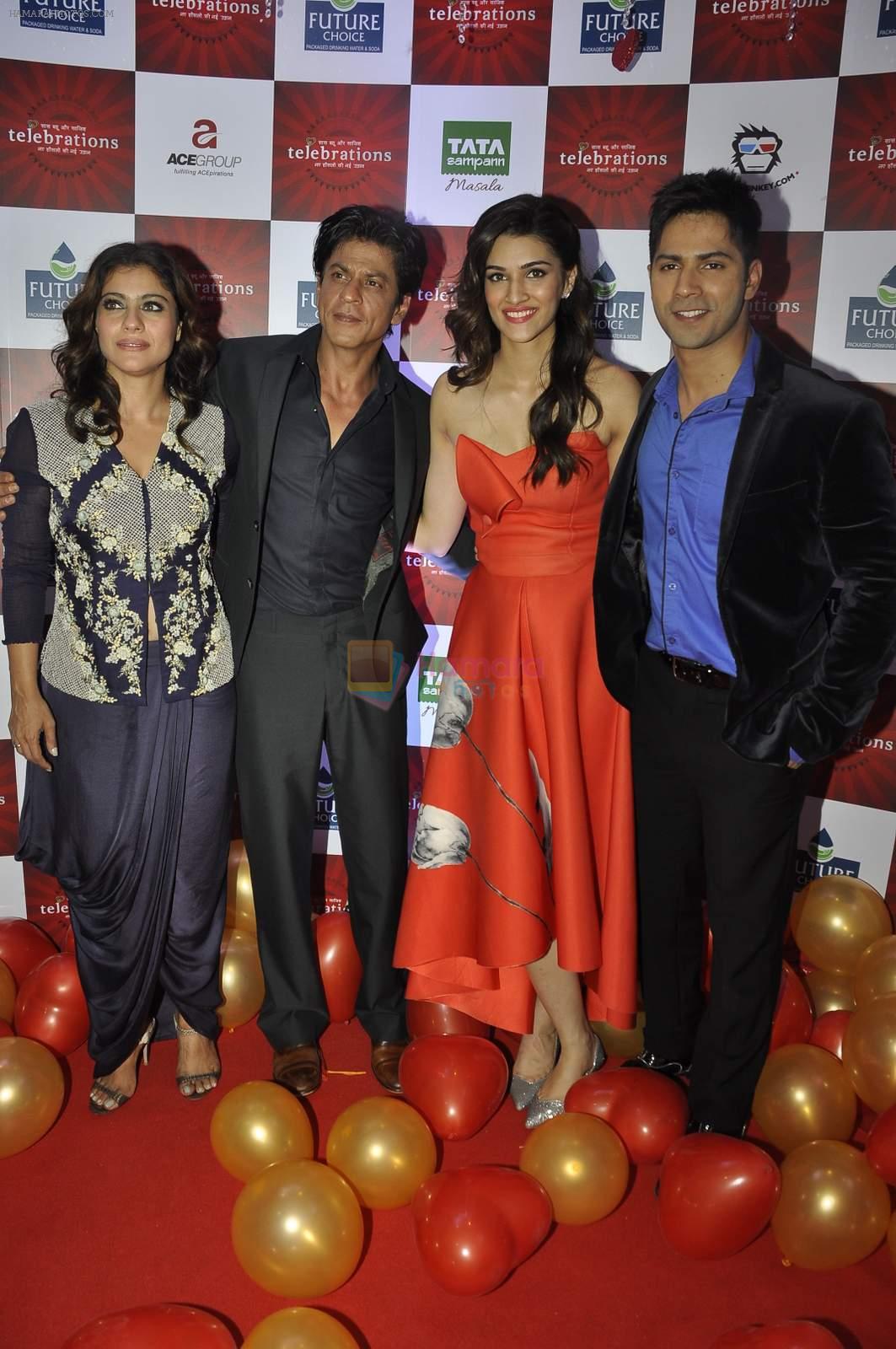 Shahrukh Khan, Kajol, Varun Dhawan, Kriti Sanon  at ABP Saas Bahu Aur Saazish show anniversary on 27th Nov 2015