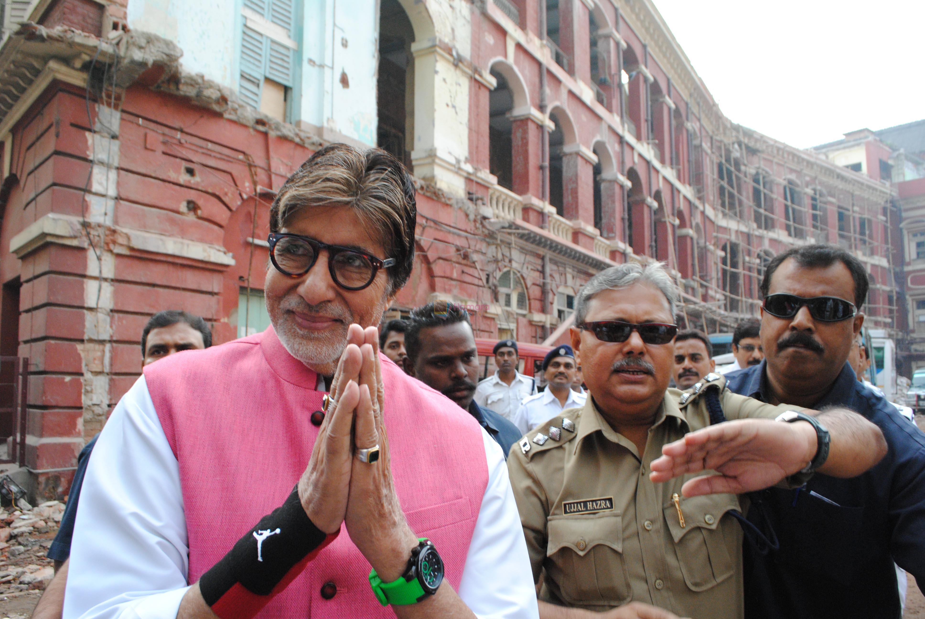 Amitabh Bachchan in Kolkata on 28th Nov 2015