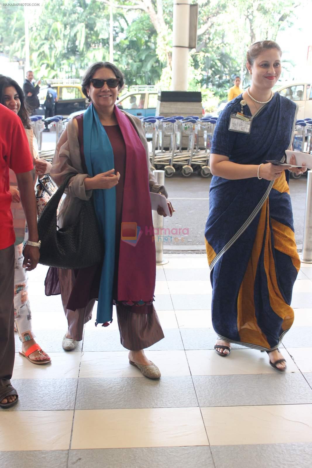 Shabana Azmi snapped at airport on 28th Nov 2015
