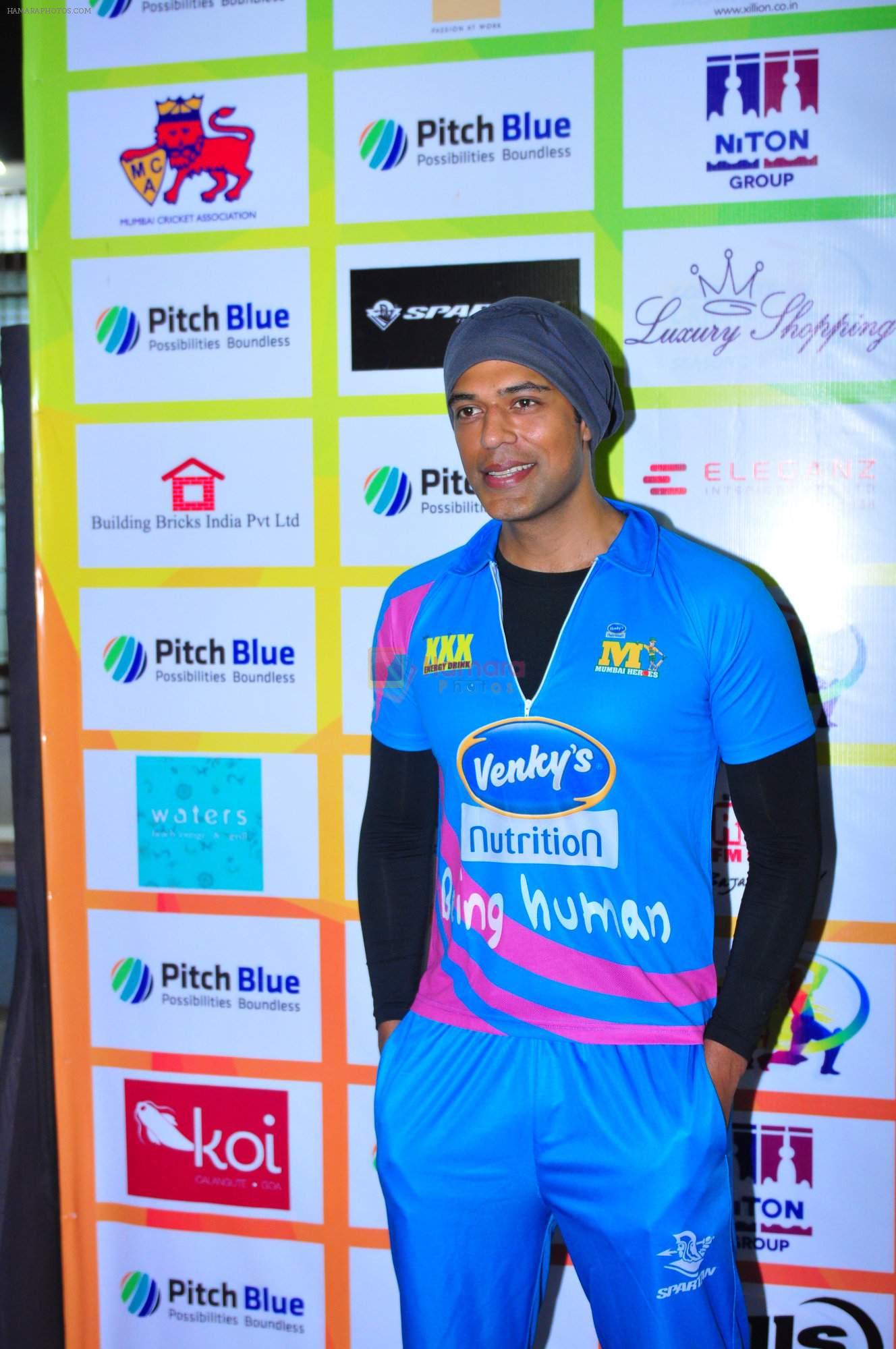 Samir Kochar at mumbai heroes match on 29th Nov 2015