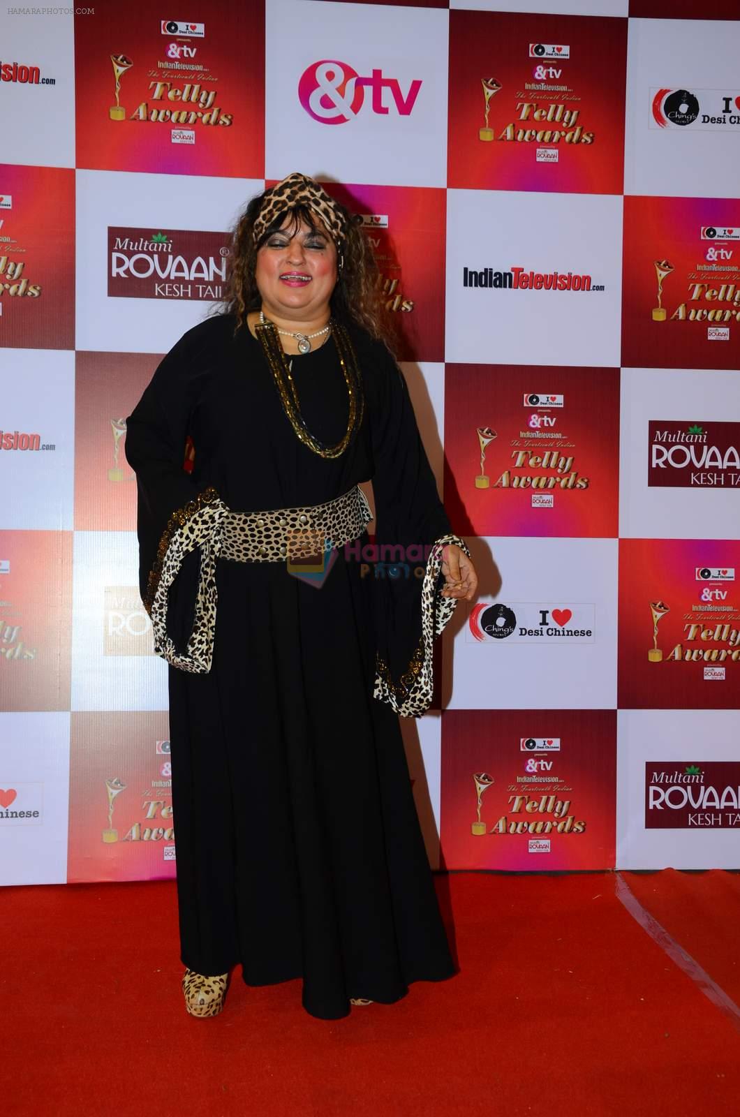 Dolly Bindra at Indian telly awards red carpet on 28th Nov 2015