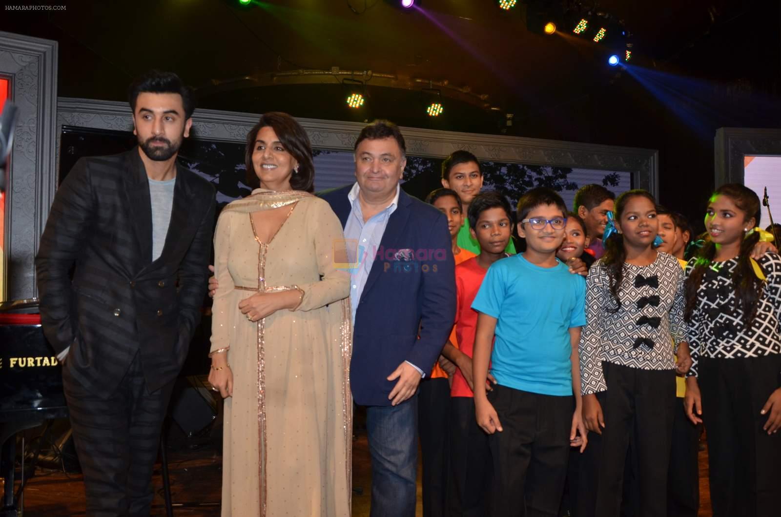Ranbir Kapoor, Rishi Kapoor and neetu singh at ccdt ngo event on 30th Nov 2015