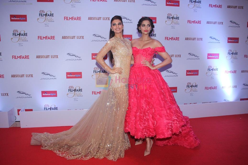 Jacqueline Fernandez & Sonam Kapoor at the Absolut Elyx Filmfare Glamour & Style Awards 2015 on 30th Nov 2015