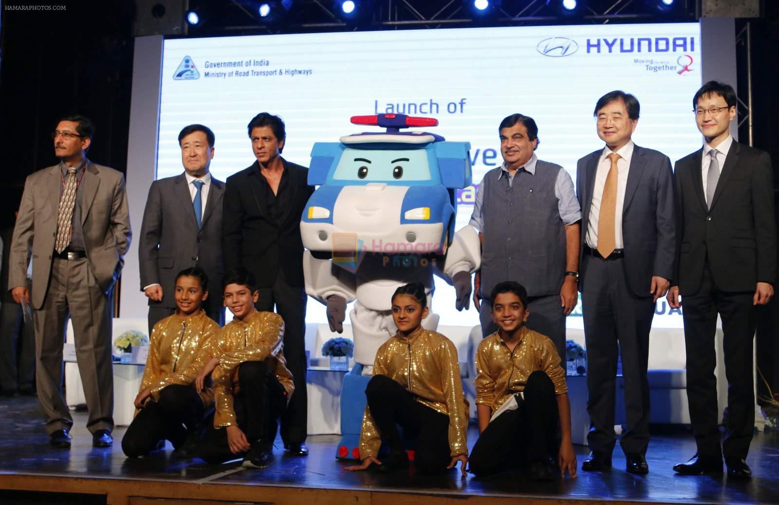 Shahrukh Khan at Hyundai safety week event in Delhi on 1st Dec 2015