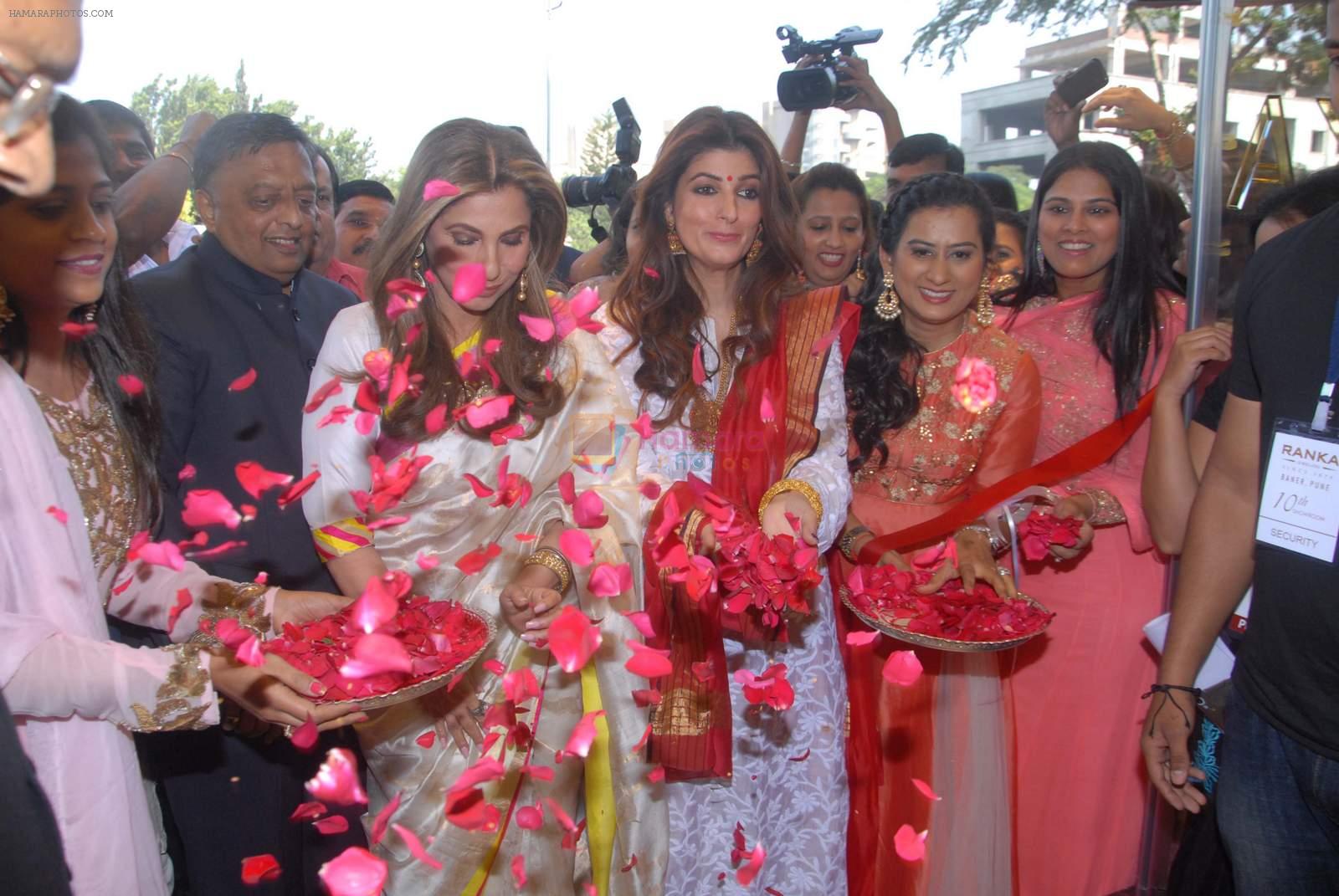 Dimple Kapadia, Twinkle Khanna inaugurates RANKA jewelllers 10th showroom at Baner , Pune on 3rd Dec 2015