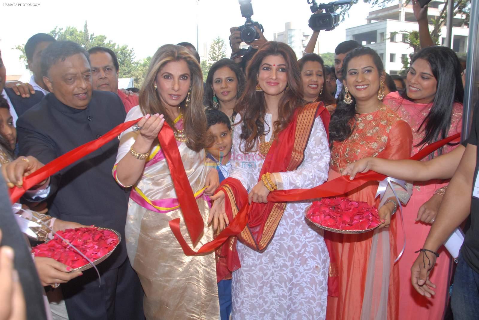 Dimple Kapadia, Twinkle Khanna inaugurates RANKA jewelllers 10th showroom at Baner , Pune on 3rd Dec 2015