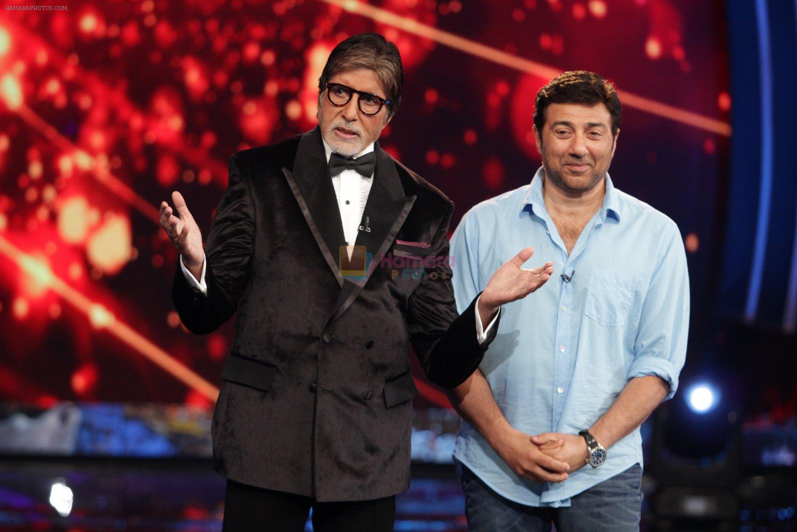 Amitabh Bachchan, Sunny Deol at Big B's show integration with Ghayal returns on 4th Dec 2015