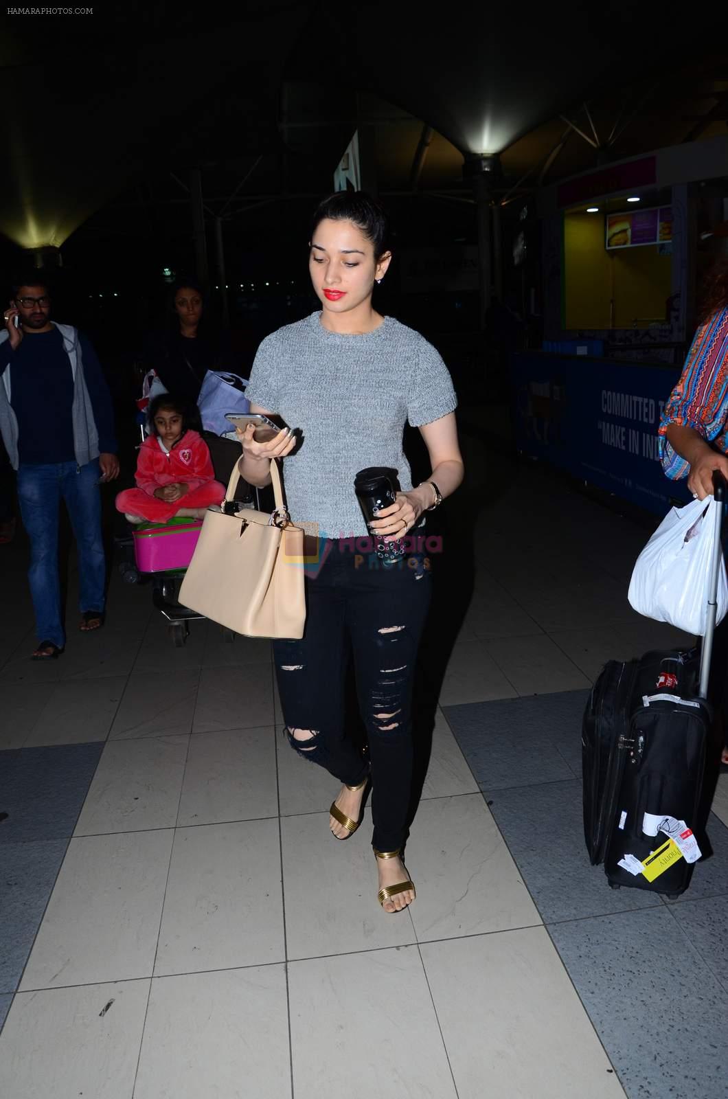 Tamannaah Bhatia snapped at airport on 9th Dec 2015