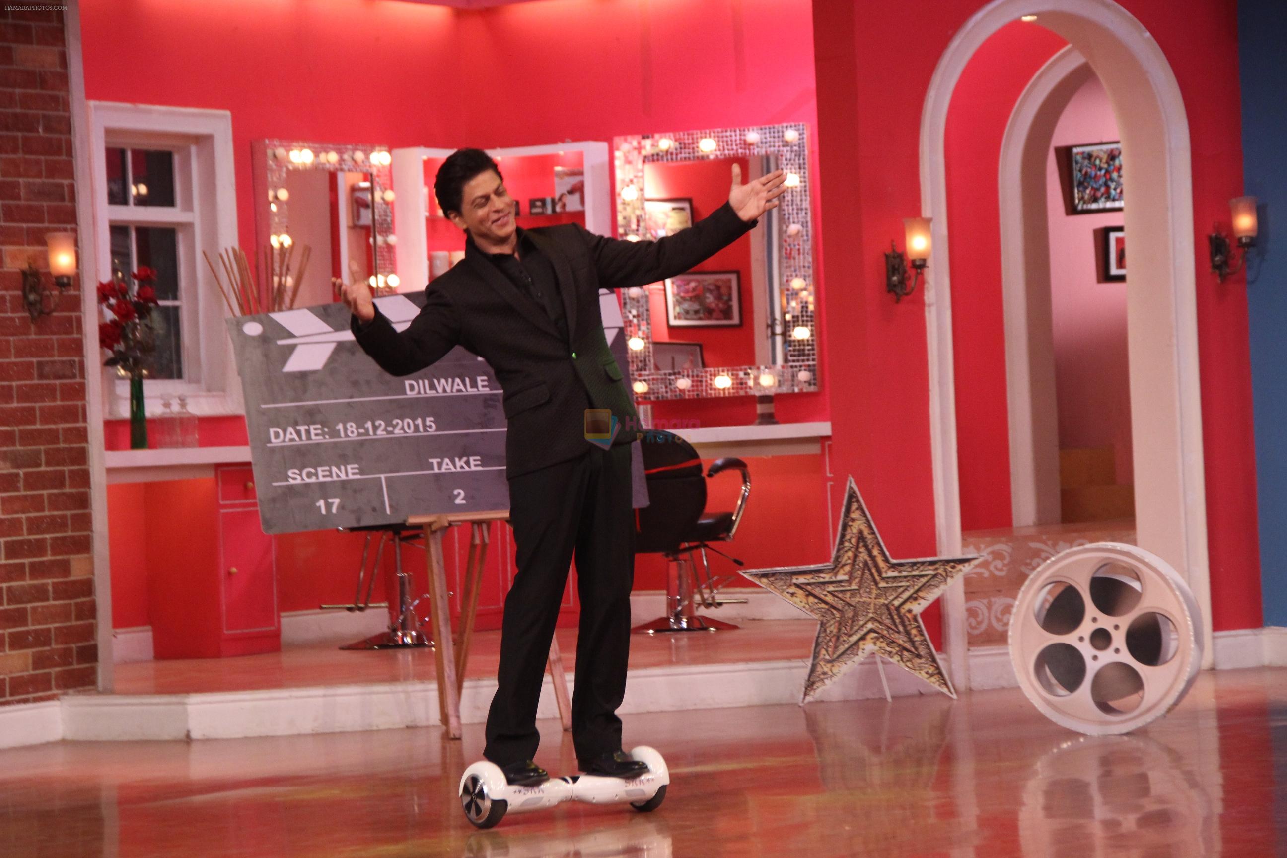 Shahrukh KHan with Team Dilwale on the sets of Comedy Nights With Kapil on 10th Dec 2015