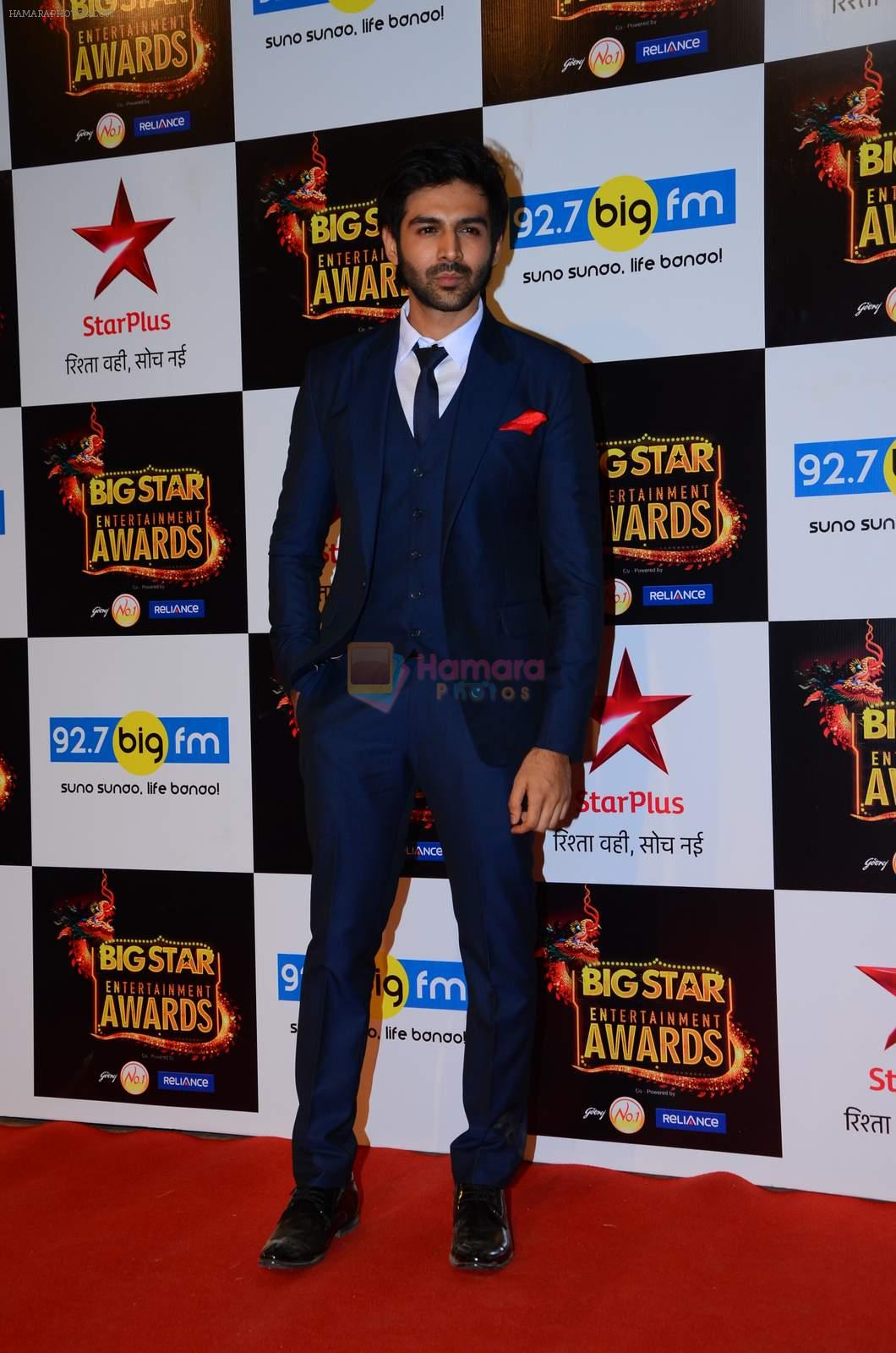 Kartik Aaryan at Big Star Awards in Mumbai on 13th Dec 2015
